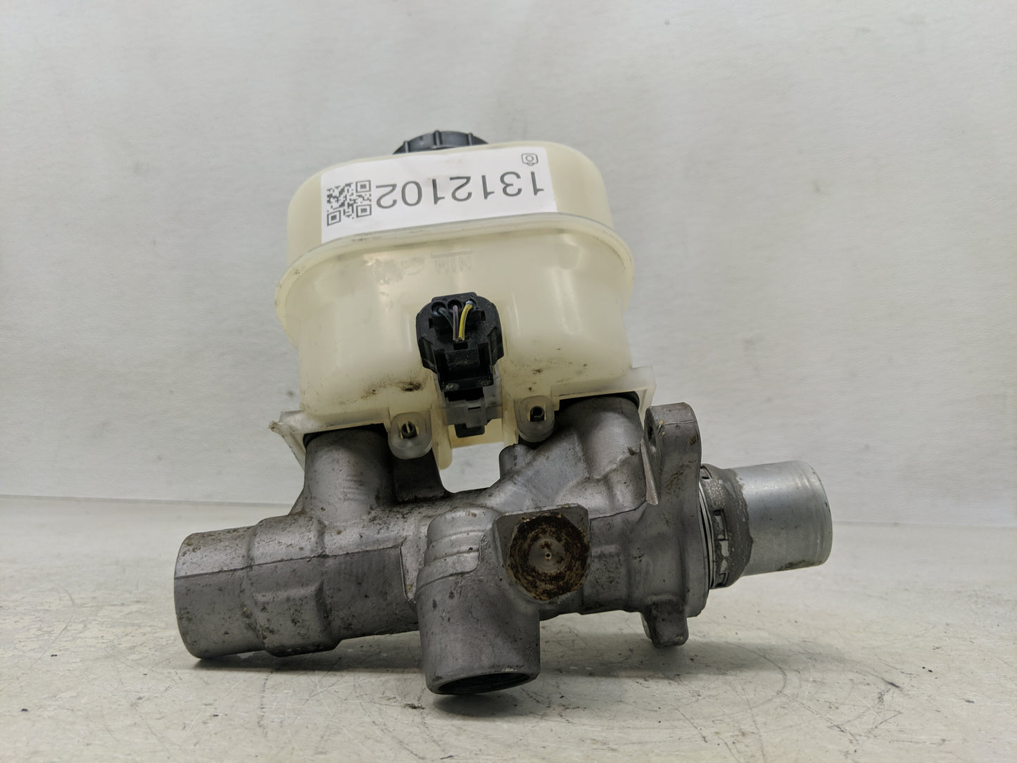 2011-2013 Ford F-150 Brake Master Cylinder - Oemusedautoparts1.com