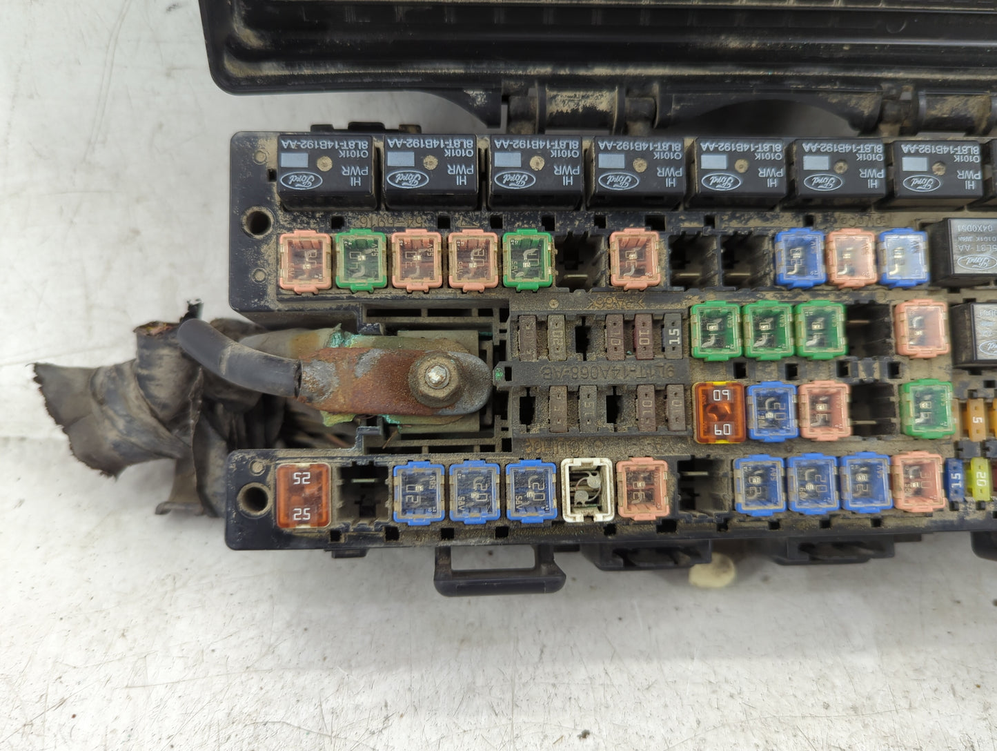2011-2014 Ford F-150 Fusebox Fuse Box Panel Relay Module P/N:9L1T-14A003-BA Fits Fits 2011 2012 2013 2014 OEM Used Auto Part