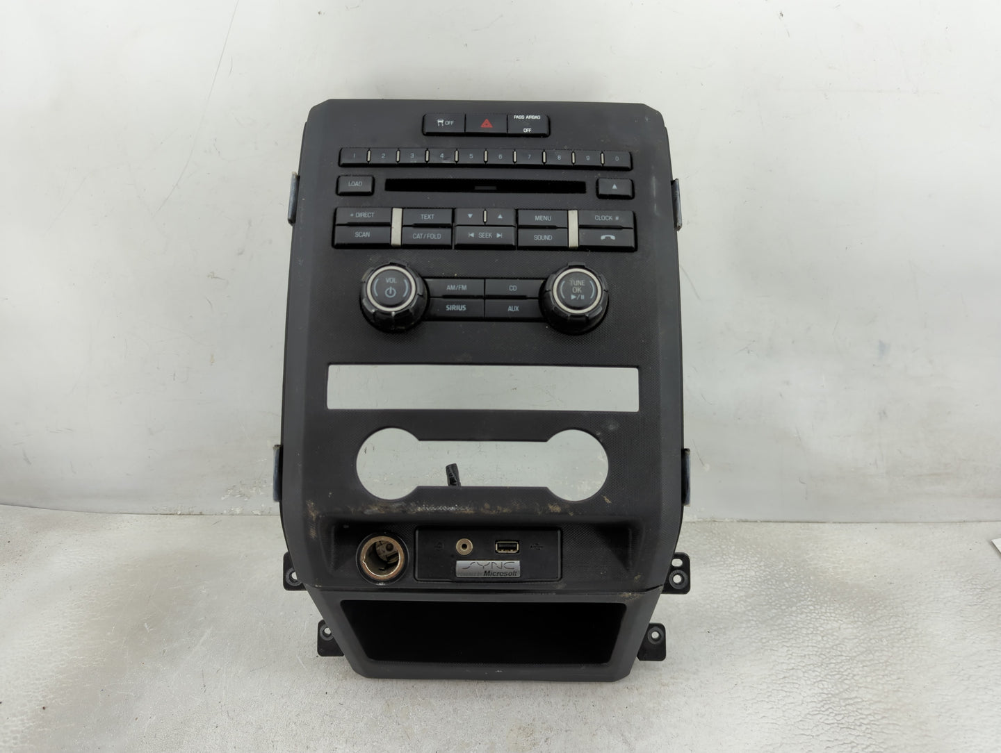 2011 Ford F-150 Radio AM FM Cd Player Receiver Replacement P/N:BL3T-18A802-HD EU-1522A-D Fits OEM Used Auto Parts - Oemuseda