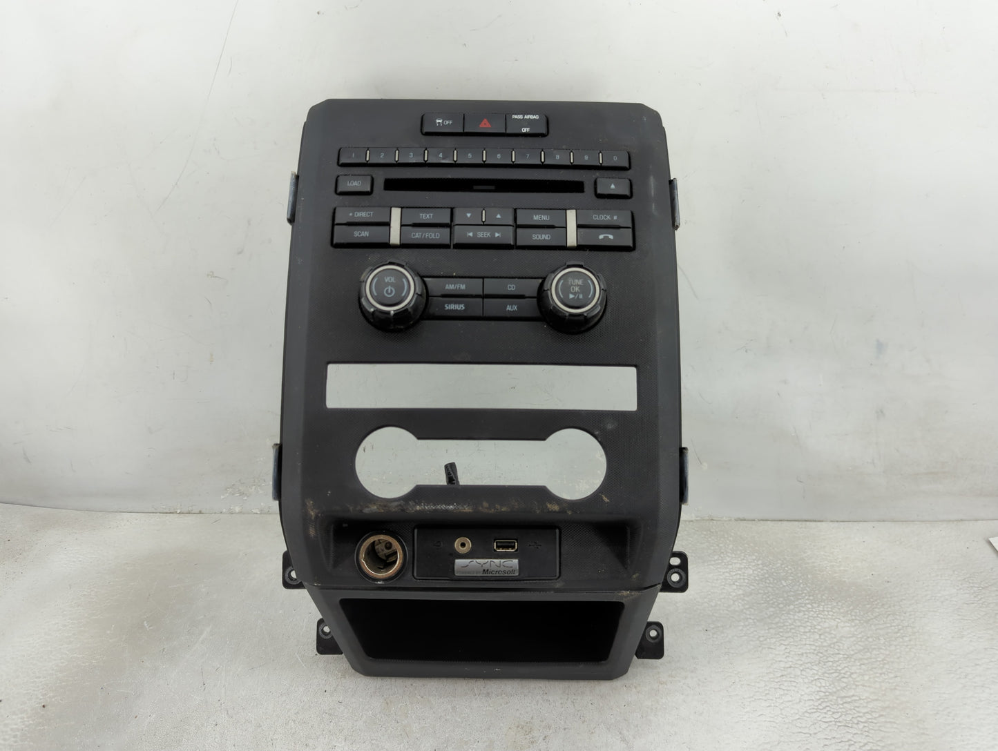2011 Ford F-150 Radio AM FM Cd Player Receiver Replacement P/N:BL3T-18A802-HD EU-1522A-D Fits OEM Used Auto Parts - Oemuseda
