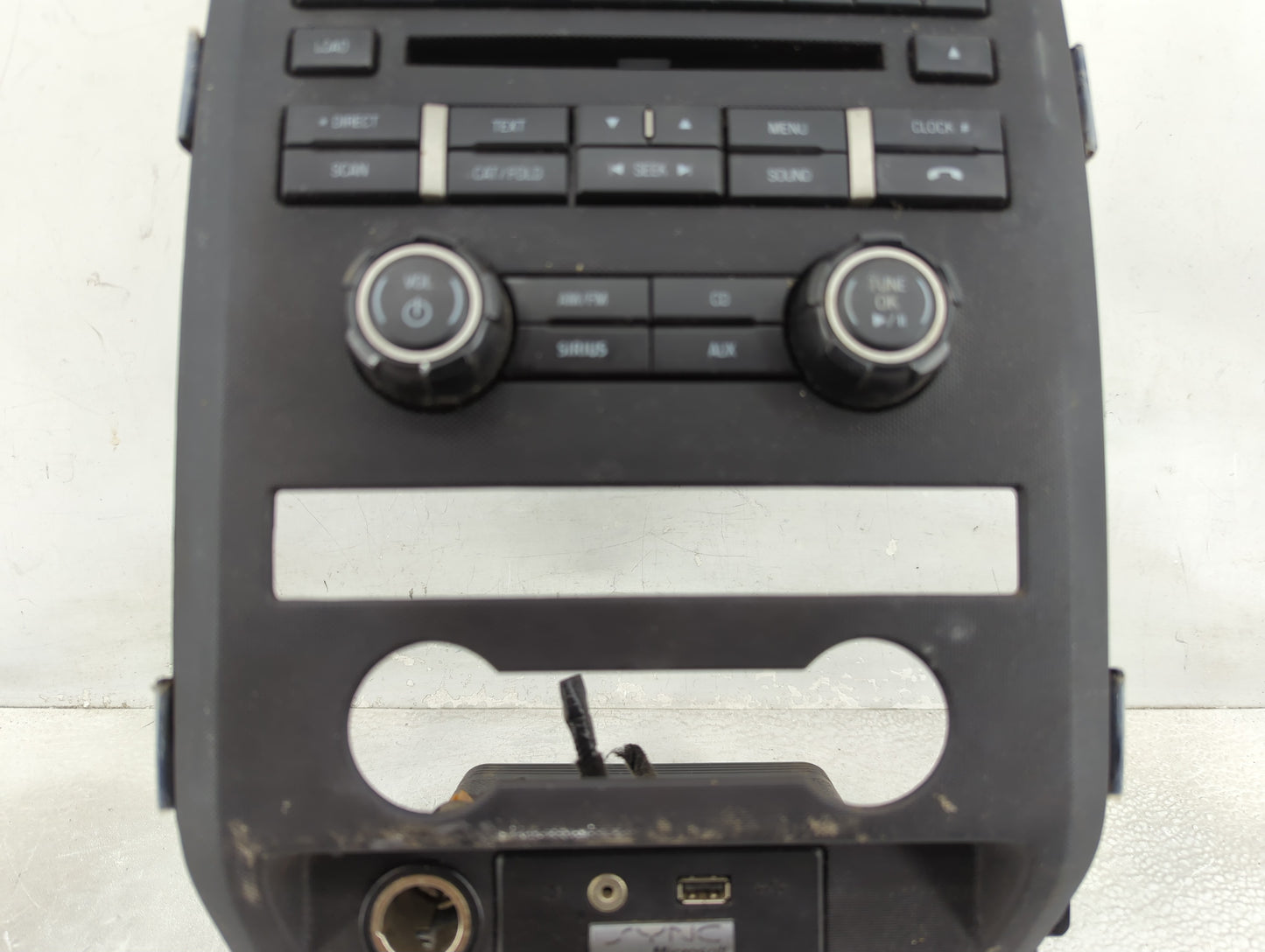 2011 Ford F-150 Radio AM FM Cd Player Receiver Replacement P/N:BL3T-18A802-HD EU-1522A-D Fits OEM Used Auto Parts - Oemuseda