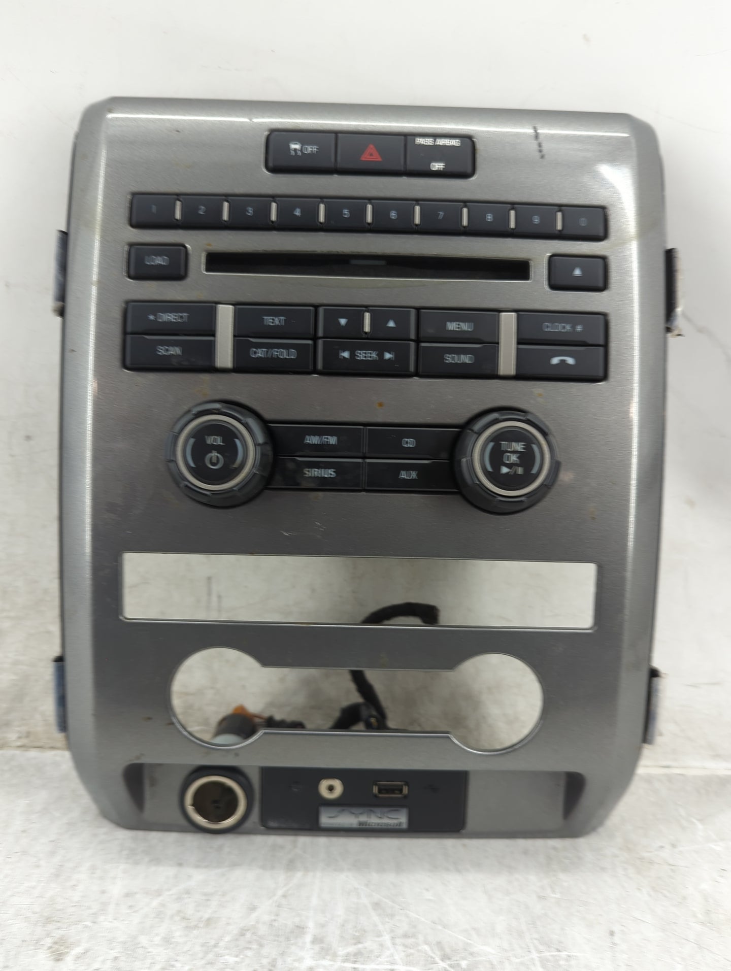 2011 Ford F-150 Radio AM FM Cd Player Receiver Replacement P/N:BL3T-18A802-HD EU-1522A-D Fits OEM Used Auto Parts - Oemuseda