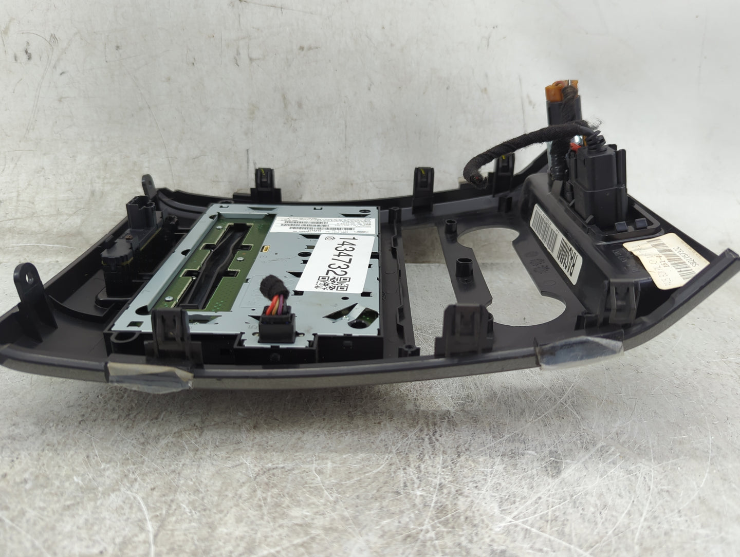 2011 Ford F-150 Radio AM FM Cd Player Receiver Replacement P/N:BL3T-18A802-HD EU-1522A-D Fits OEM Used Auto Parts - Oemuseda