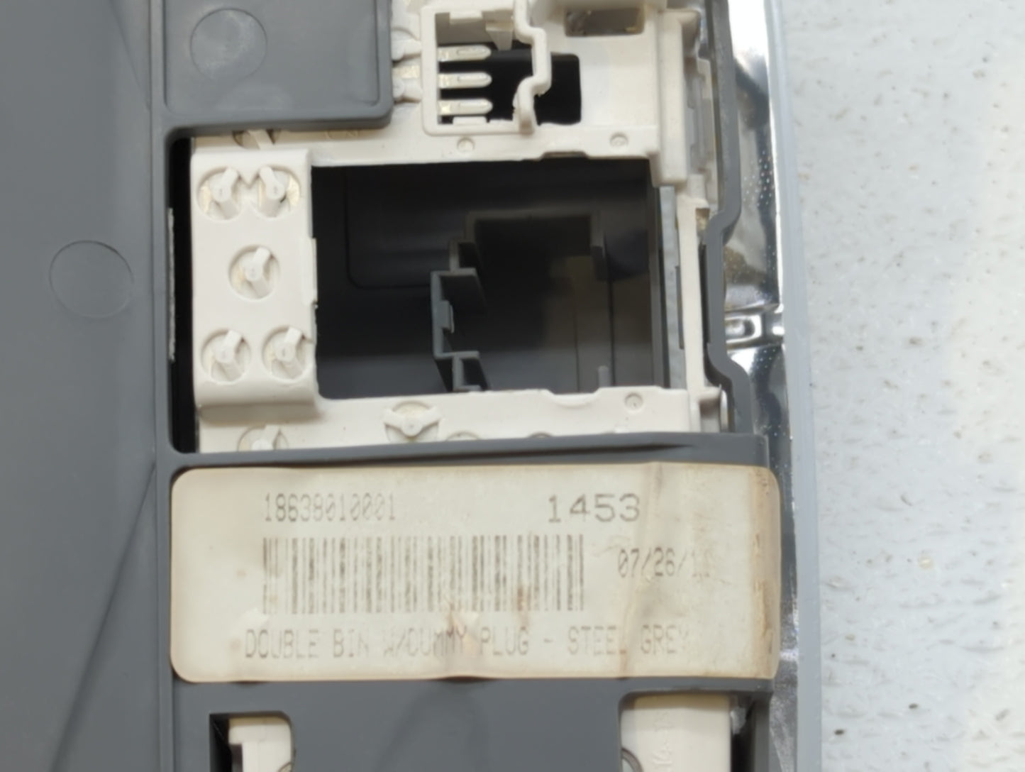 2009-2014 Ford F-150 Center Floor Console P/N:9L34-13D776-C Fits Fits 2009 2010 2011 2012 2013 2014 OEM Used Auto Parts - Oe