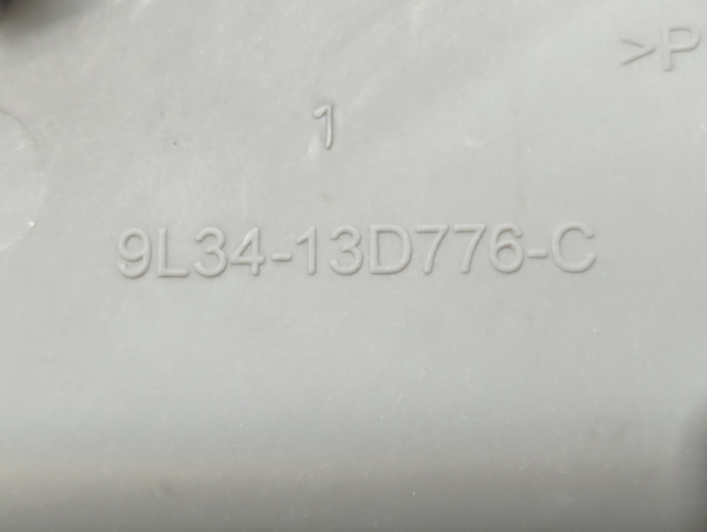 2009-2014 Ford F-150 Center Floor Console P/N:9L34-13D776-C 18638012001 Fits Fits 2009 2010 2011 2012 2013 2014 OEM Used Aut