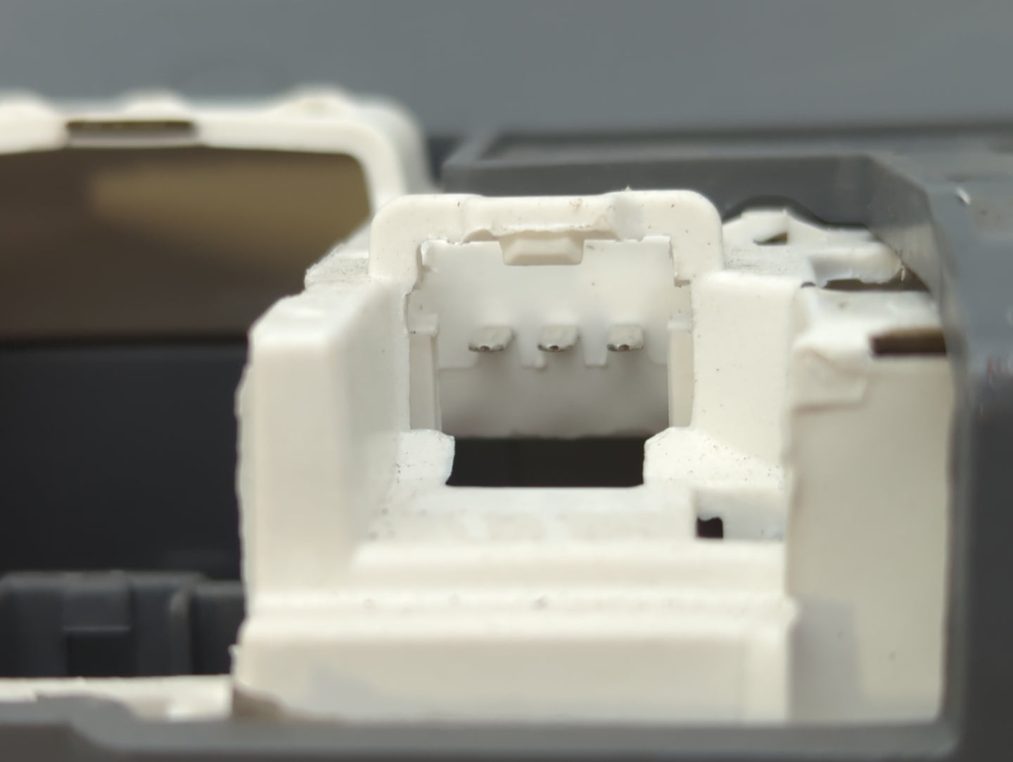 2009-2014 Ford F-150 Center Floor Console P/N:9L34-13D776-C Fits Fits 2009 2010 2011 2012 2013 2014 OEM Used Auto Parts - Oe