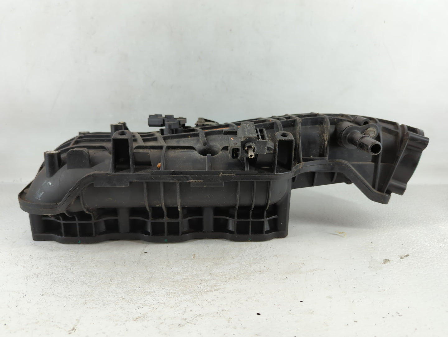 2011-2012 Ford F-150 Air Intake Manifold P/N:BL3E-9K378-BA Fits Fits 2011 2012 OEM Used Auto Parts - Oemusedautoparts1.com
