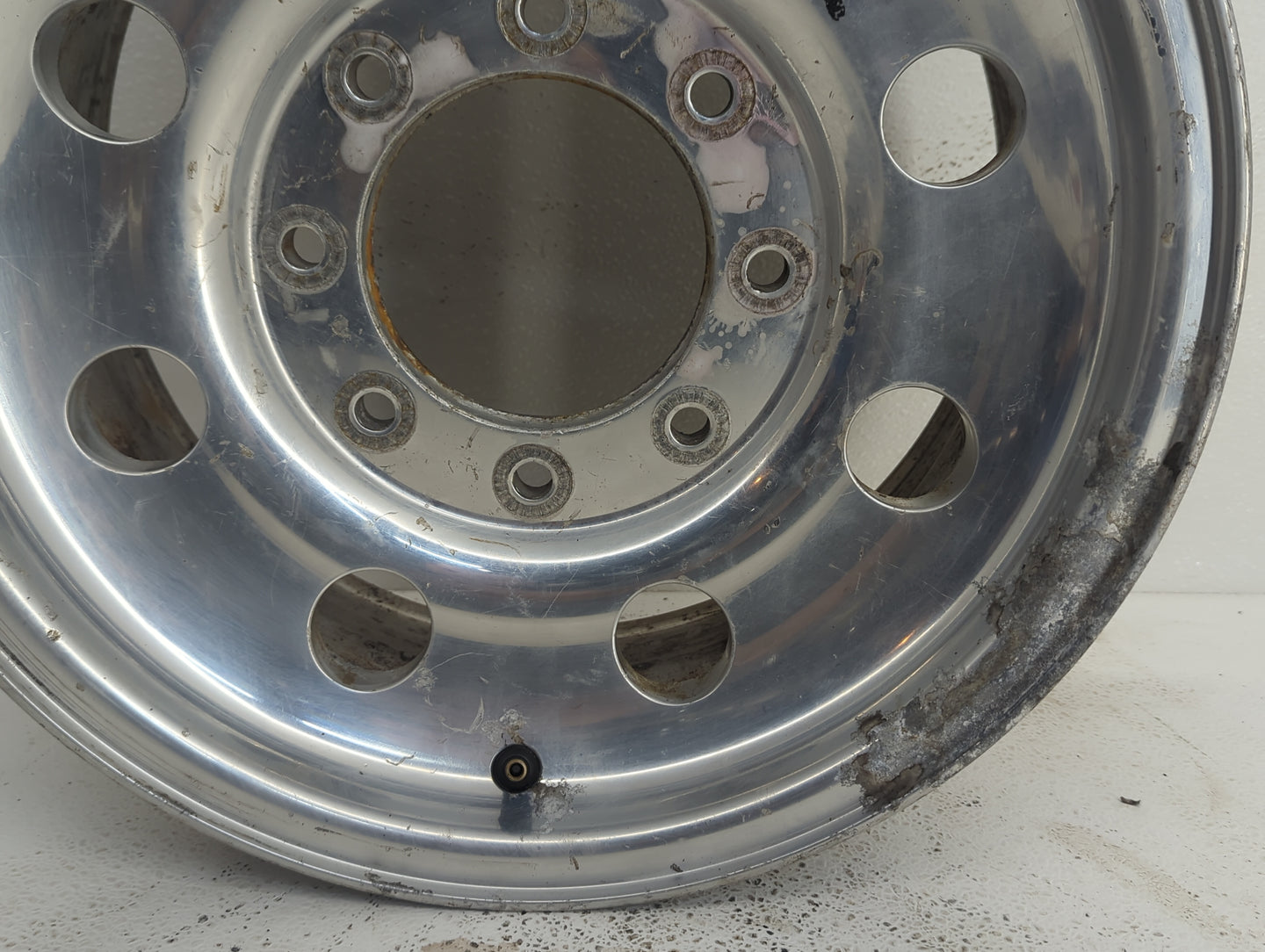 Ford F-250 Oem Wheel Rim 915946 - Oemusedautoparts1.com