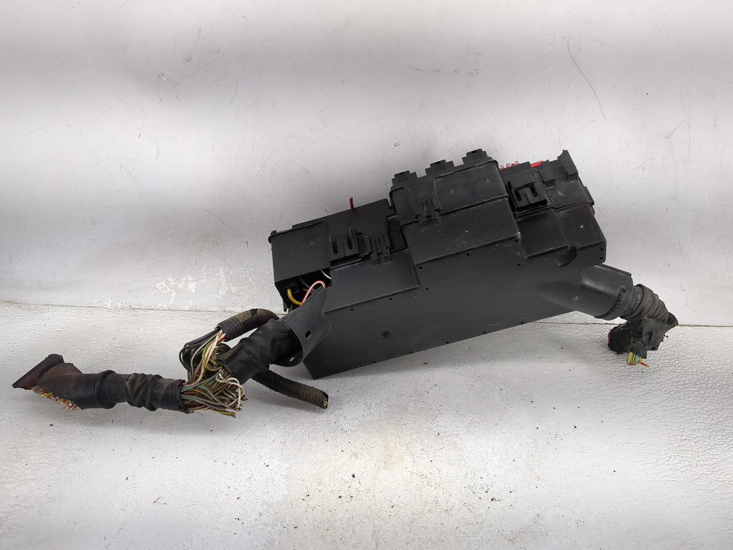 2011-2014 Ford F-250 Super Duty Fusebox Fuse Box Panel Relay Module P/N:8T2T-14B192-AA F80B-14B192-AA Fits OEM Used Auto Par