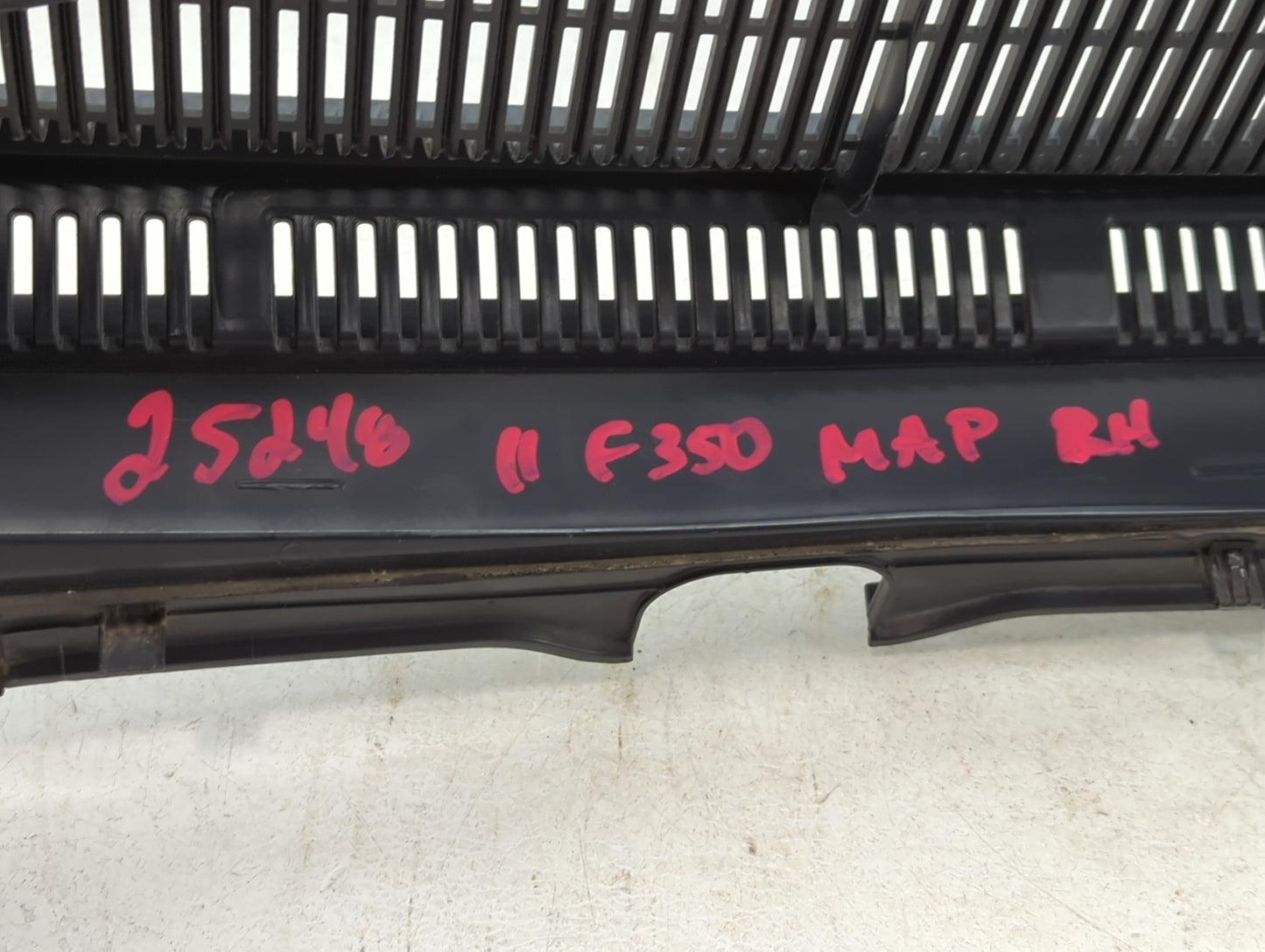 2011-2016 Ford F-350 Super Duty Front Grille Bumper Not Included - Oemusedautoparts1.com