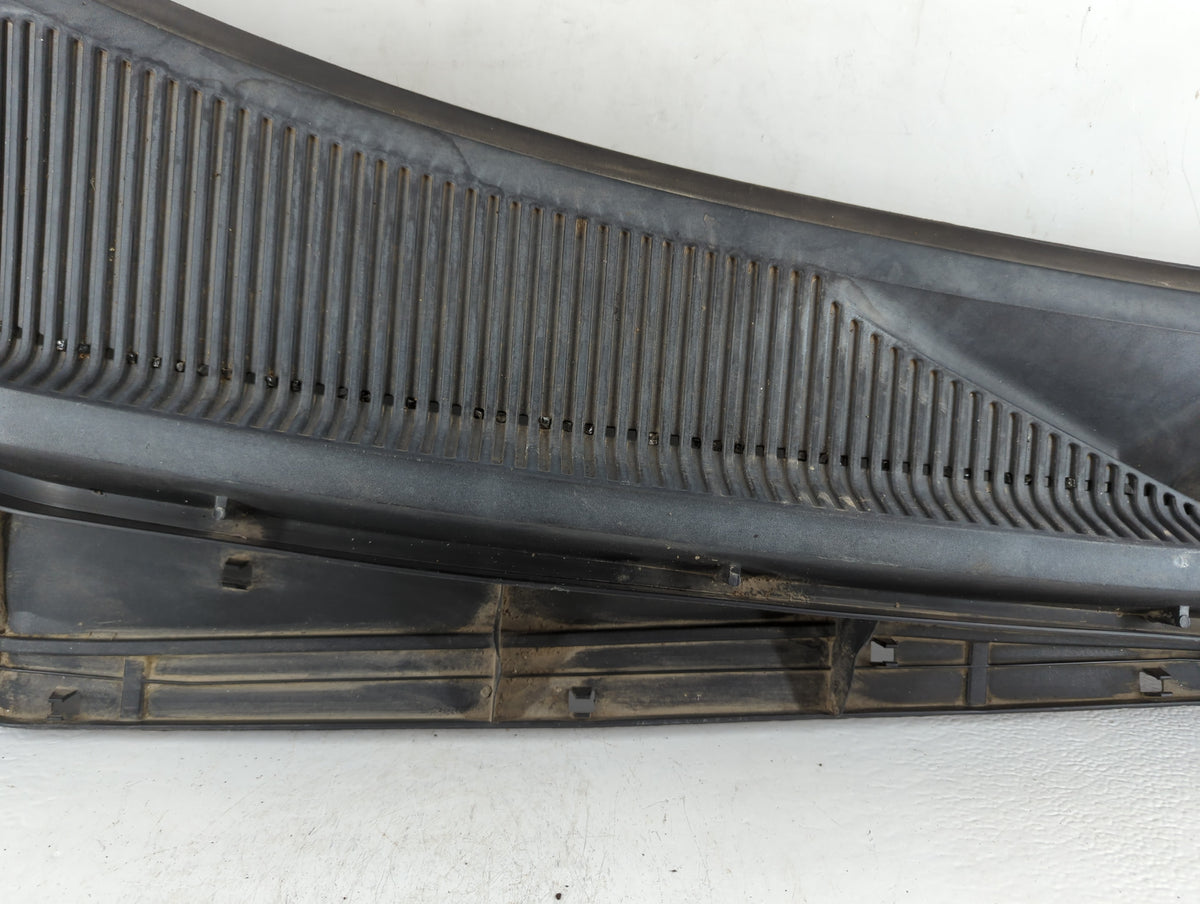 2011 Ford F-350 Super Duty Windshield Cowl Vent Panel - Oemusedautoparts1.com