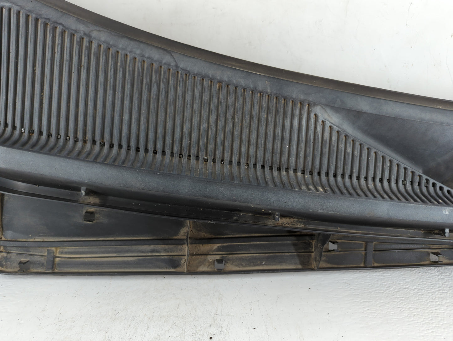 2011 Ford F-350 Super Duty Windshield Cowl Vent Panel - Oemusedautoparts1.com