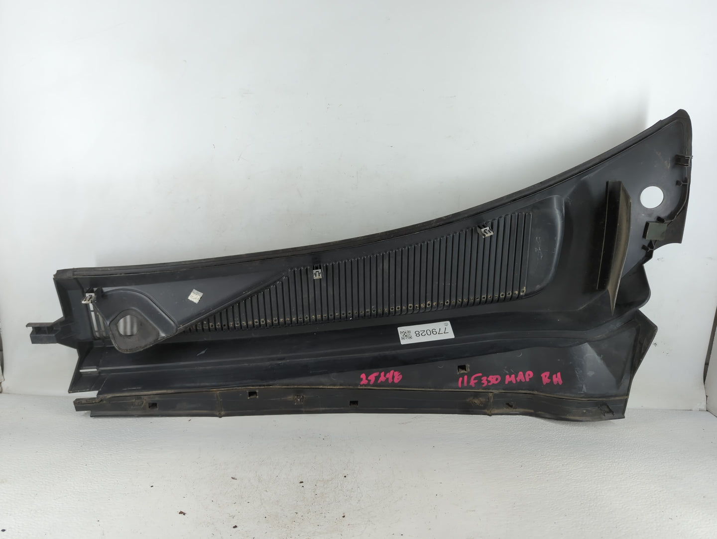 2011 Ford F-350 Super Duty Windshield Cowl Vent Panel - Oemusedautoparts1.com