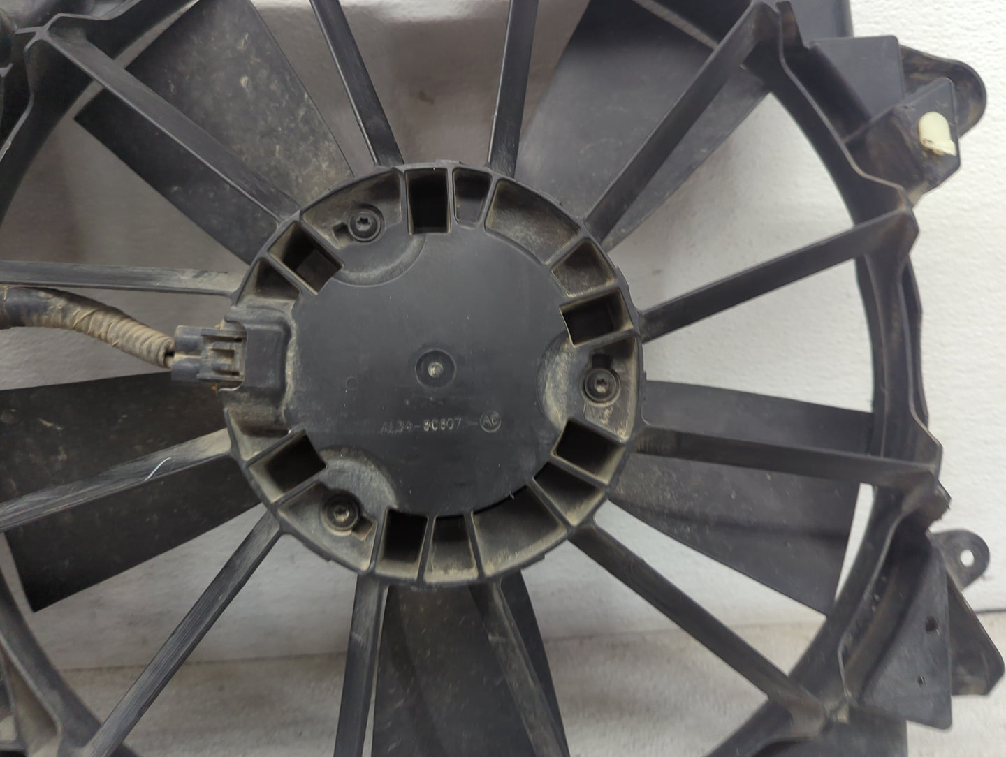 2011 Ford F150 Electric Radiator Cooling Fan Motor Assembly P/N:AL34-8C607-AC Fits Fits 2010 2012 2013 2014 2017 OEM Used Au