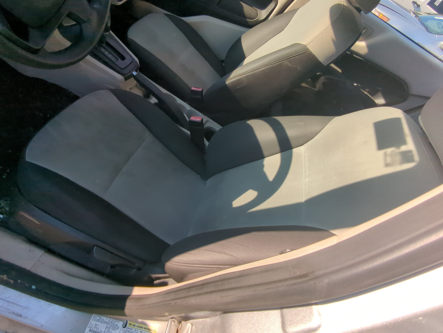 2011-2011 Ford Fiesta Driver Front Seat Oem Grey - Oemusedautoparts1.com