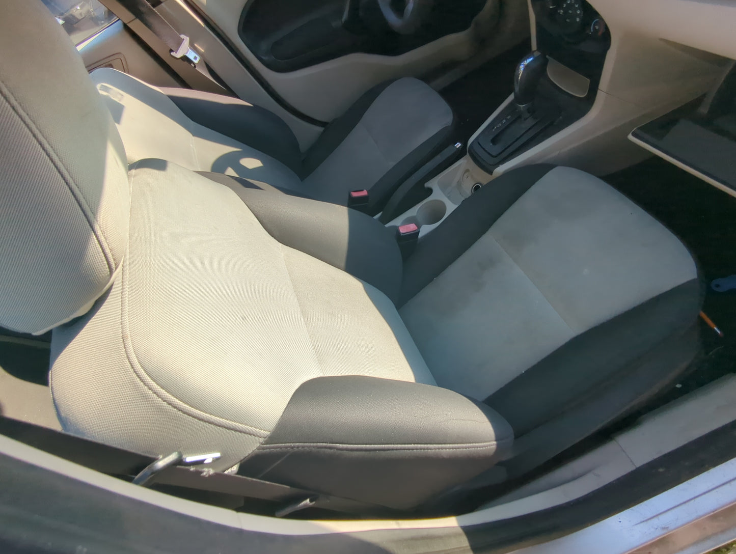 2011-2011 Ford Fiesta Passenger Front Seat Oem Beige - Oemusedautoparts1.com