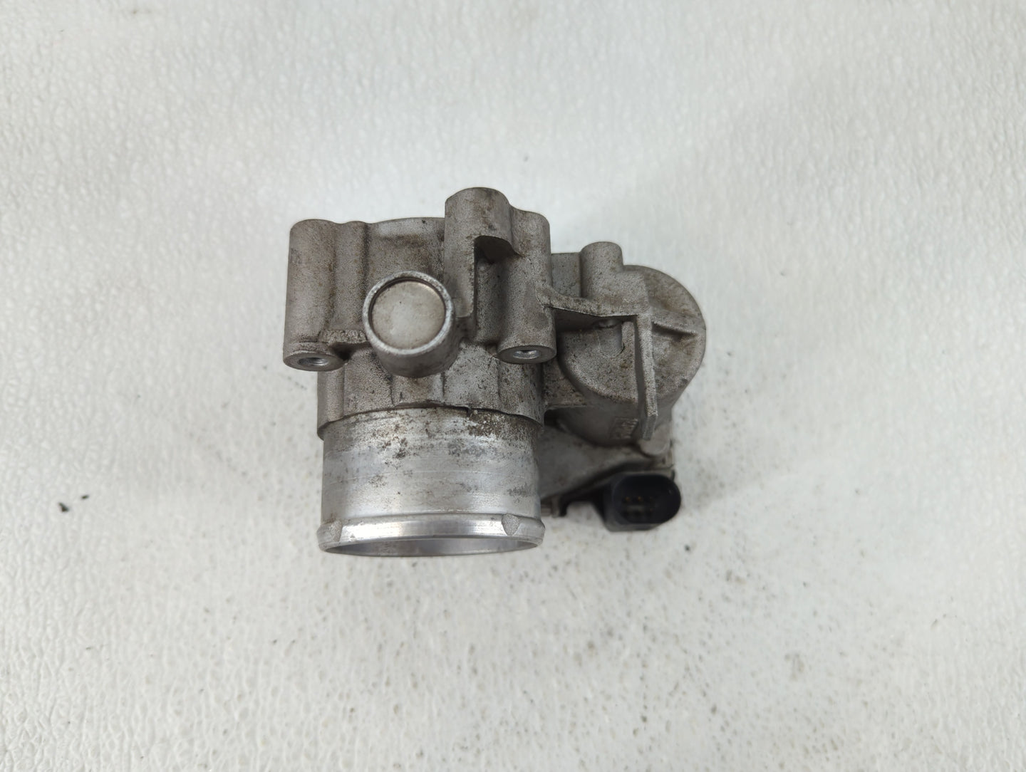 2011-2014 Ford Fiesta Throttle Body P/N:280 750 475 Fits Fits 2011 2012 2013 2014 OEM Used Auto Parts - Oemusedautoparts1.co