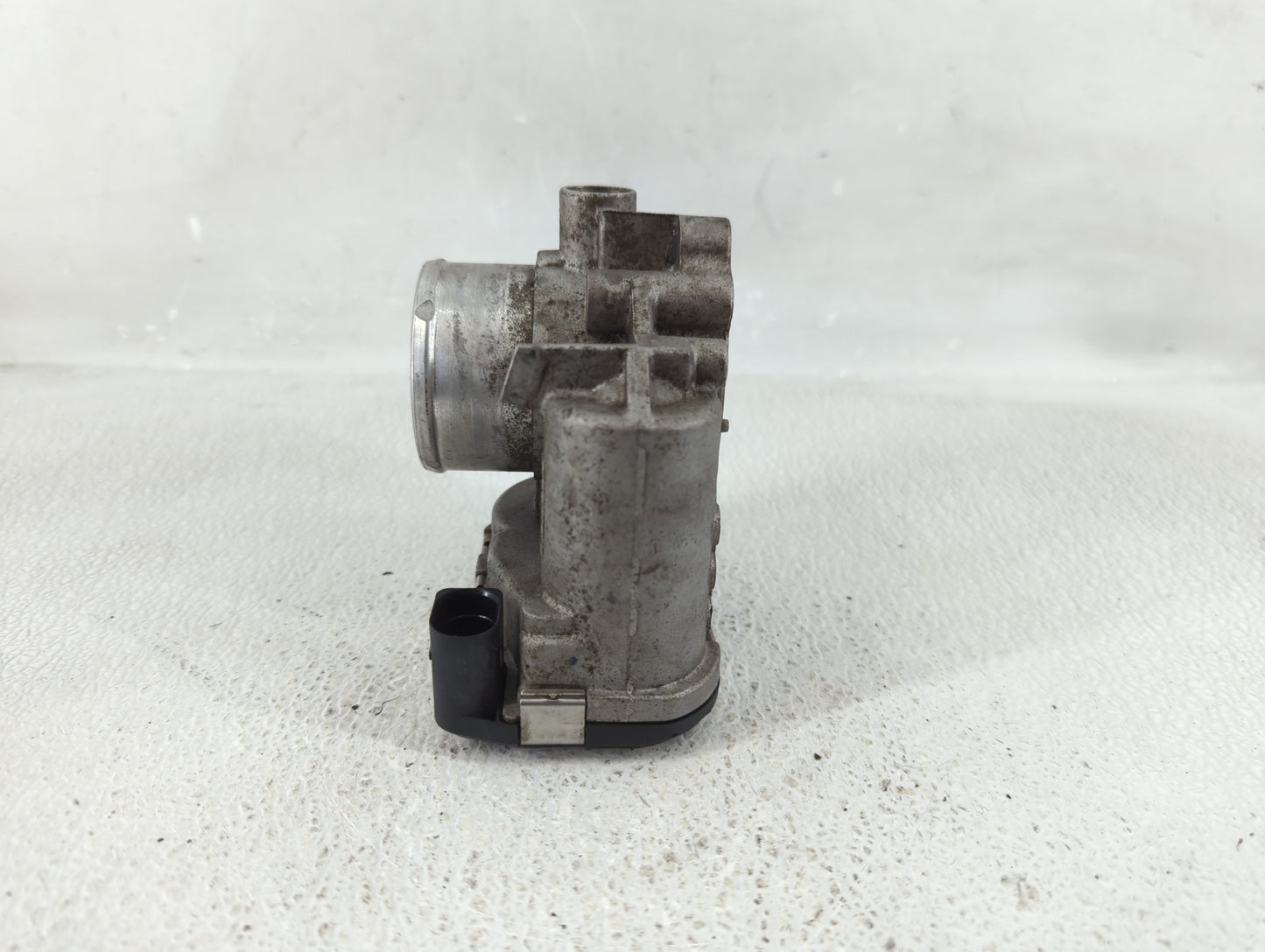 2011-2014 Ford Fiesta Throttle Body P/N:280 750 475 Fits Fits 2011 2012 2013 2014 OEM Used Auto Parts - Oemusedautoparts1.co
