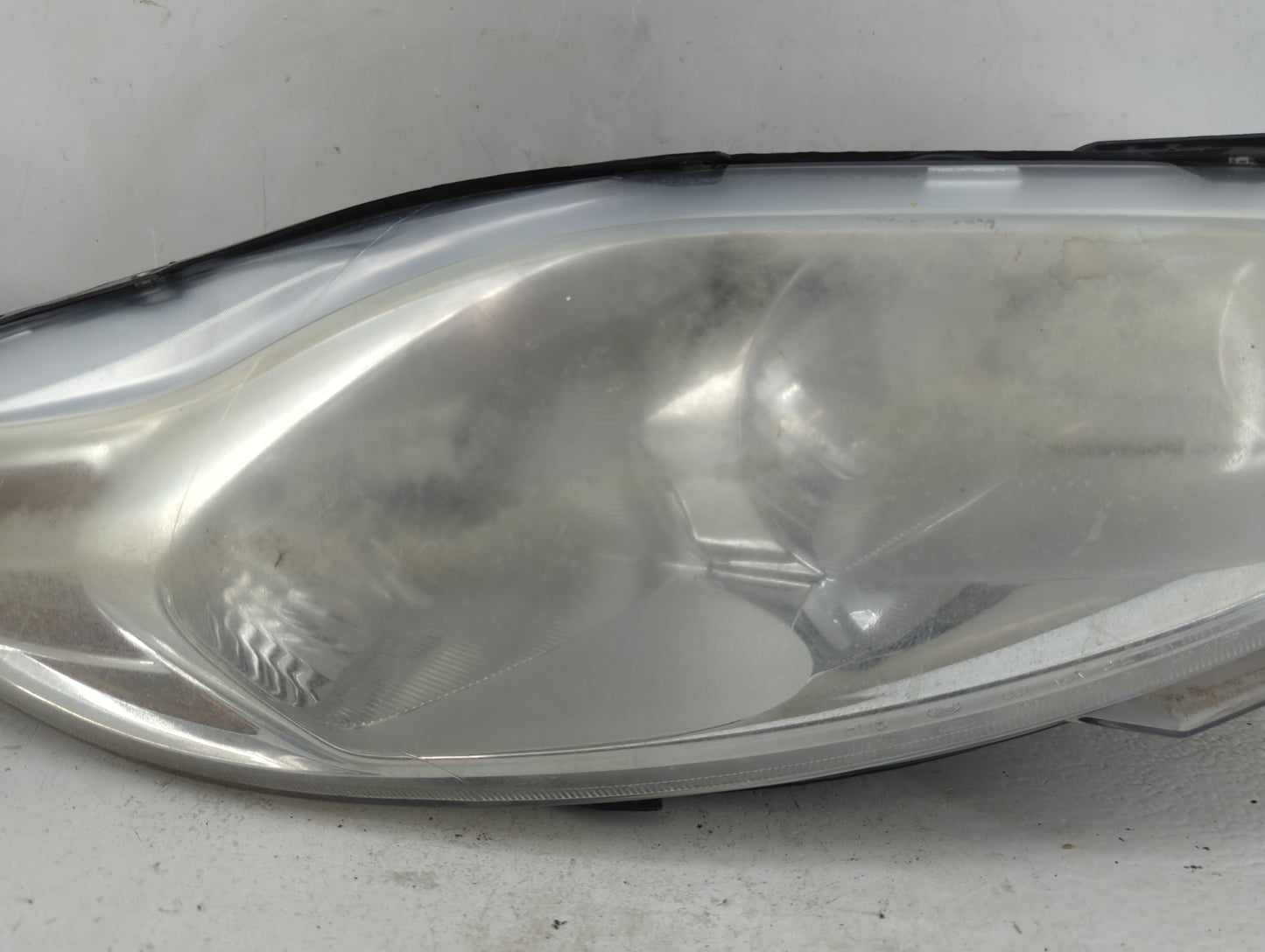 2011-2013 Ford Fiesta Passenger Right Oem Head Light Headlight Lamp - Oemusedautoparts1.com