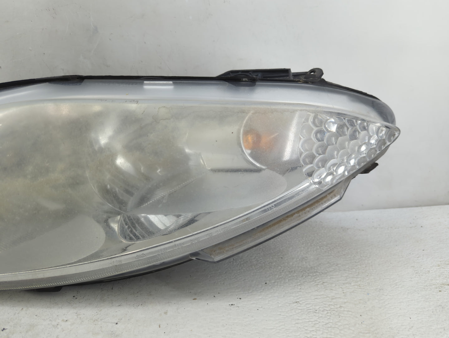 2011-2013 Ford Fiesta Passenger Right Oem Head Light Headlight Lamp - Oemusedautoparts1.com