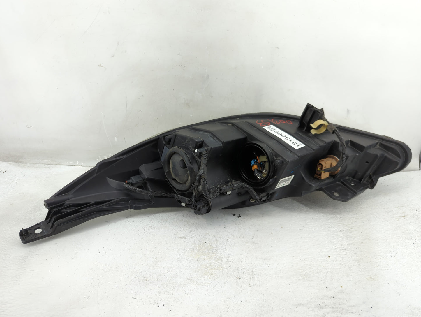 2011-2013 Ford Fiesta Passenger Right Oem Head Light Headlight Lamp - Oemusedautoparts1.com