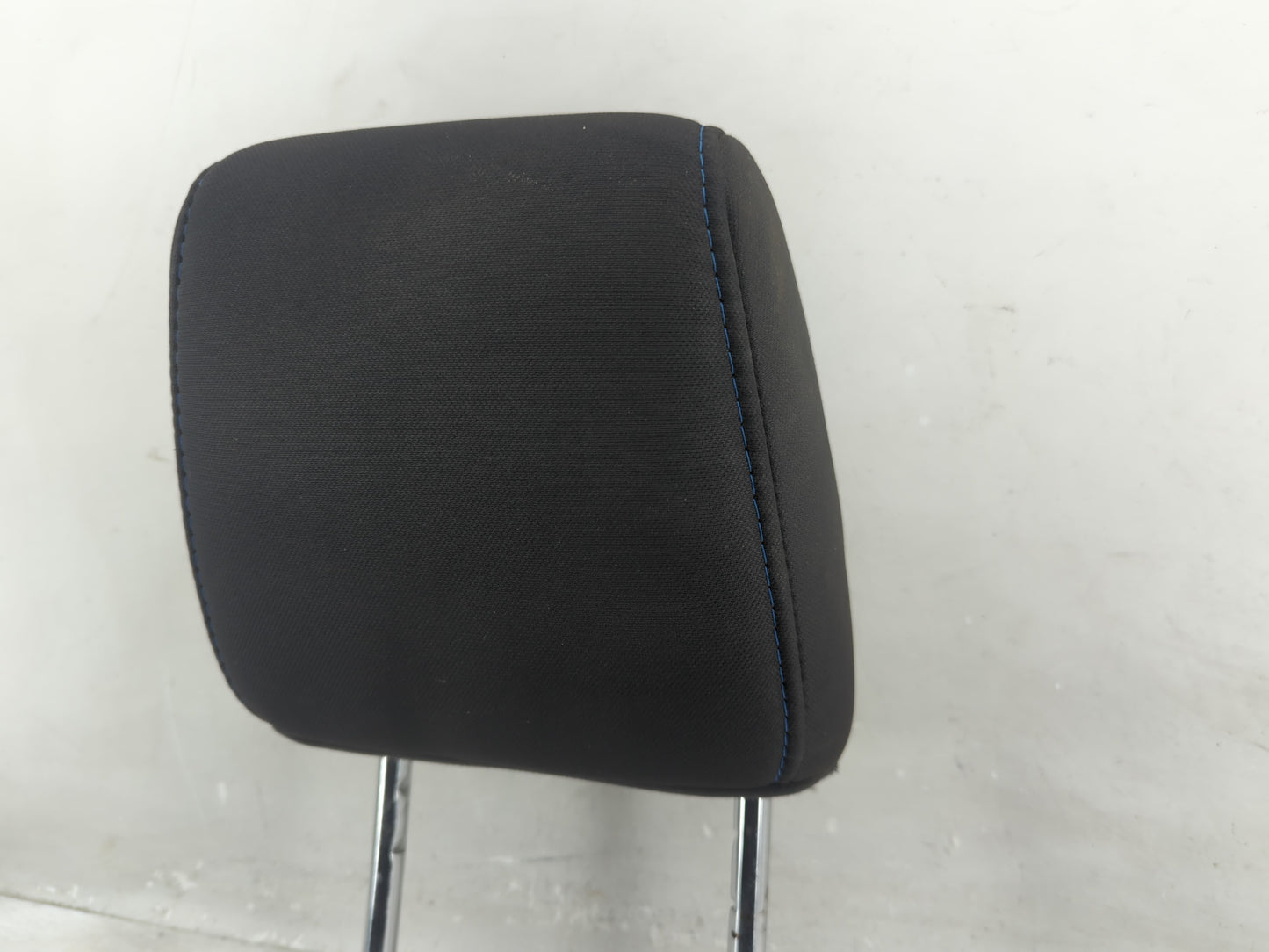 2011-2011 Ford Fiesta Headrest Head Rest Front Driver Passenger Seat - Oemusedautoparts1.com
