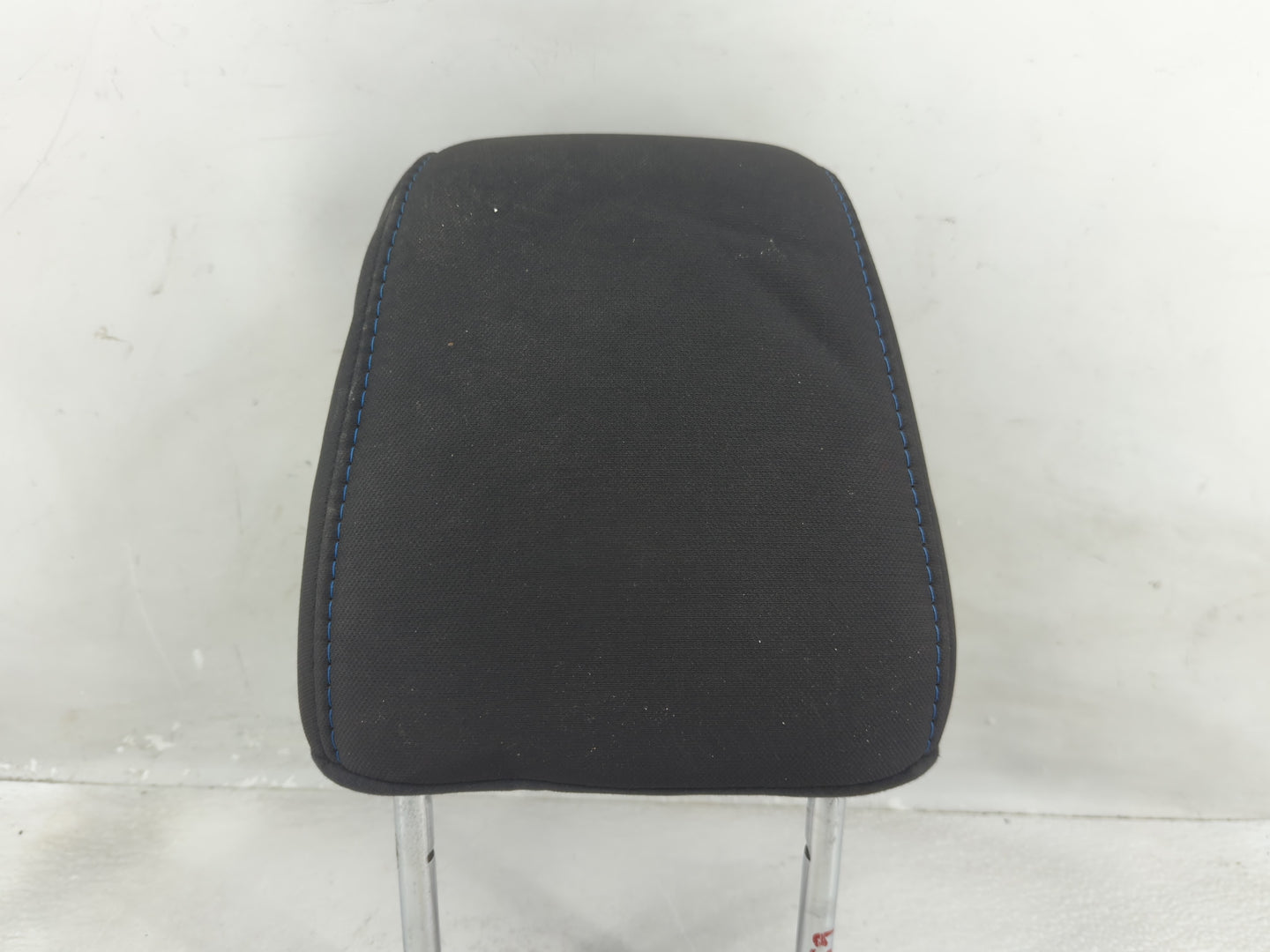 2011-2011 Ford Fiesta Headrest Head Rest Front Driver Passenger Seat - Oemusedautoparts1.com