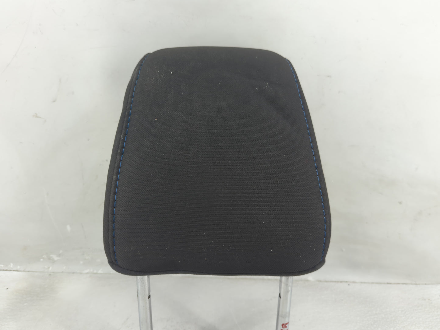 2011-2011 Ford Fiesta Headrest Head Rest Front Driver Passenger Seat - Oemusedautoparts1.com