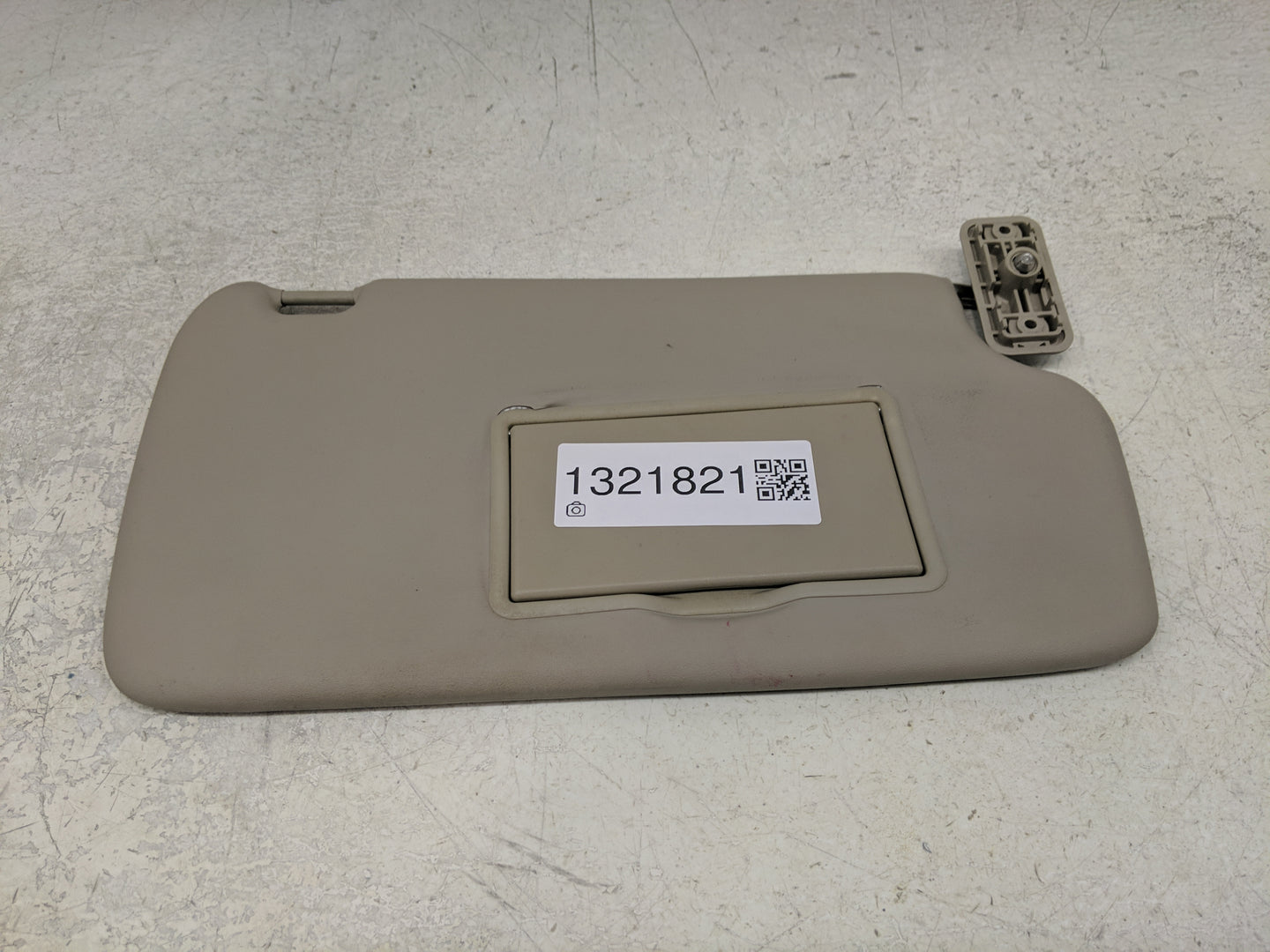 2011-2019 Ford Fiesta Sun Visor Shade Replacement Passenger Right Mirror Fits Fits 2011 2012 2013 2014 2015 2016 2017 2018 2