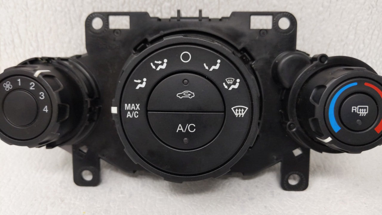 2011-2013 Ford Fiesta Climate Control Module Temperature AC/Heater Replacement P/N:AE83-19980-AF AE83-19980-AH Fits OEM Used