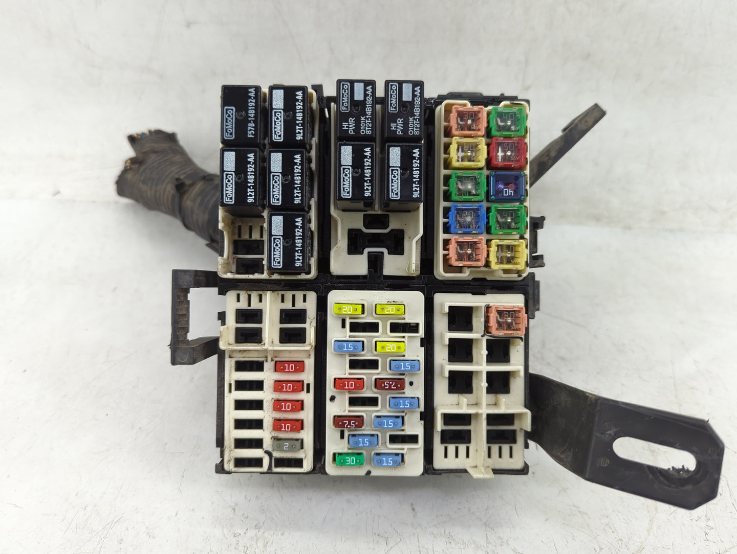 2011-2013 Ford Fiesta Fusebox Fuse Box Panel Relay Module P/N:6001389001 Fits Fits 2011 2012 2013 OEM Used Auto Parts - Oemu