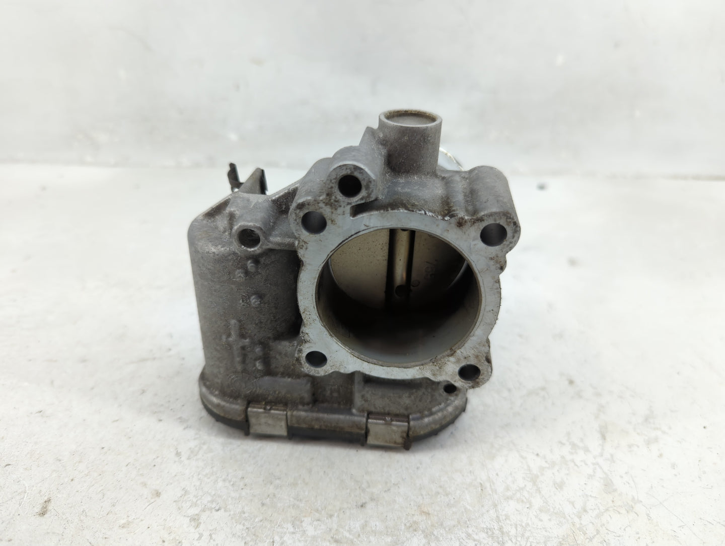 2011-2014 Ford Fiesta Throttle Body P/N:7S7G-9F991-CA Fits Fits 2011 2012 2013 2014 OEM Used Auto Parts - Oemusedautoparts1.