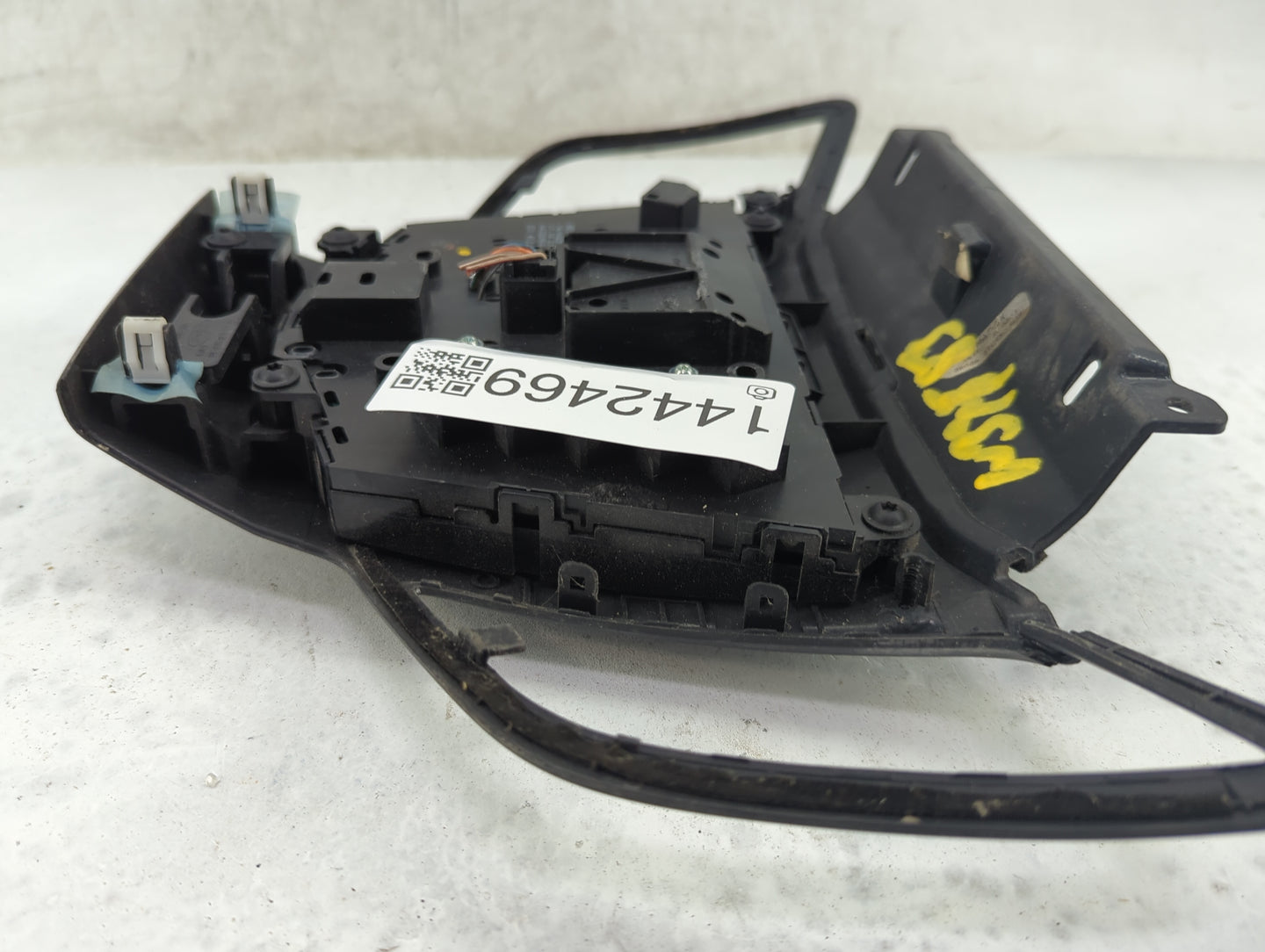2011-2013 Ford Fiesta Radio AM FM Cd Player Receiver Replacement P/N:AE8T18K811AA Fits Fits 2011 2012 2013 OEM Used Auto Par
