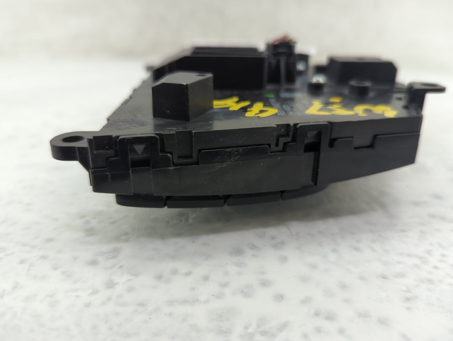 2011-2013 Ford Fiesta Radio Control Panel 1442485 - Oemusedautoparts1.com