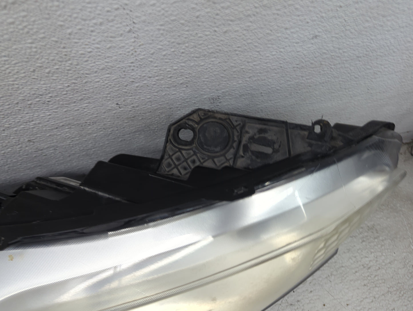 2011-2013 Ford Fiesta Passenger Right Oem Head Light Headlight Lamp 1498895 - Oemusedautoparts1.com