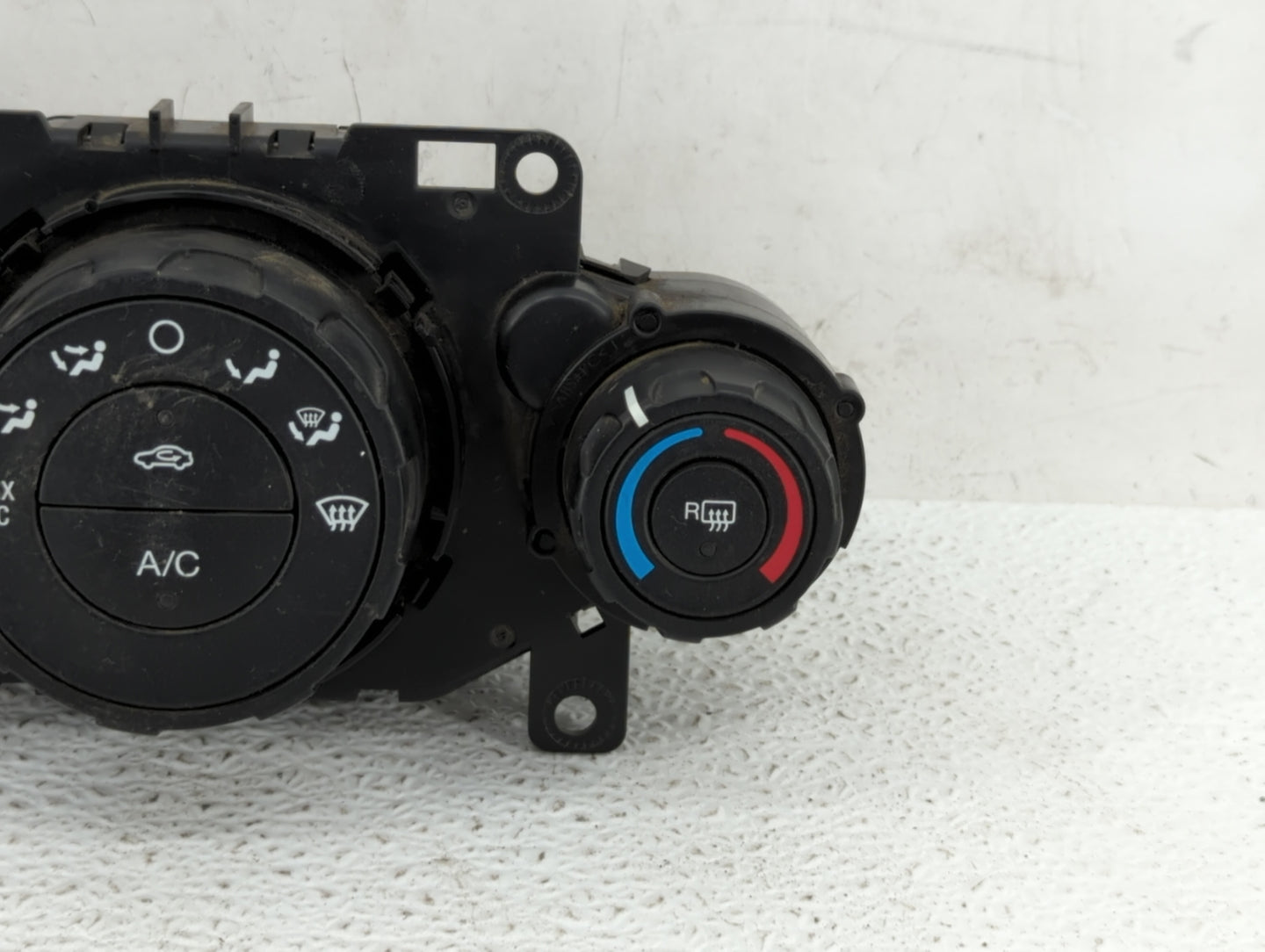 2011-2013 Ford Fiesta Climate Control Module Temperature AC/Heater Replacement P/N:AE83-19980-AE AE83-19980-AF Fits OEM Used