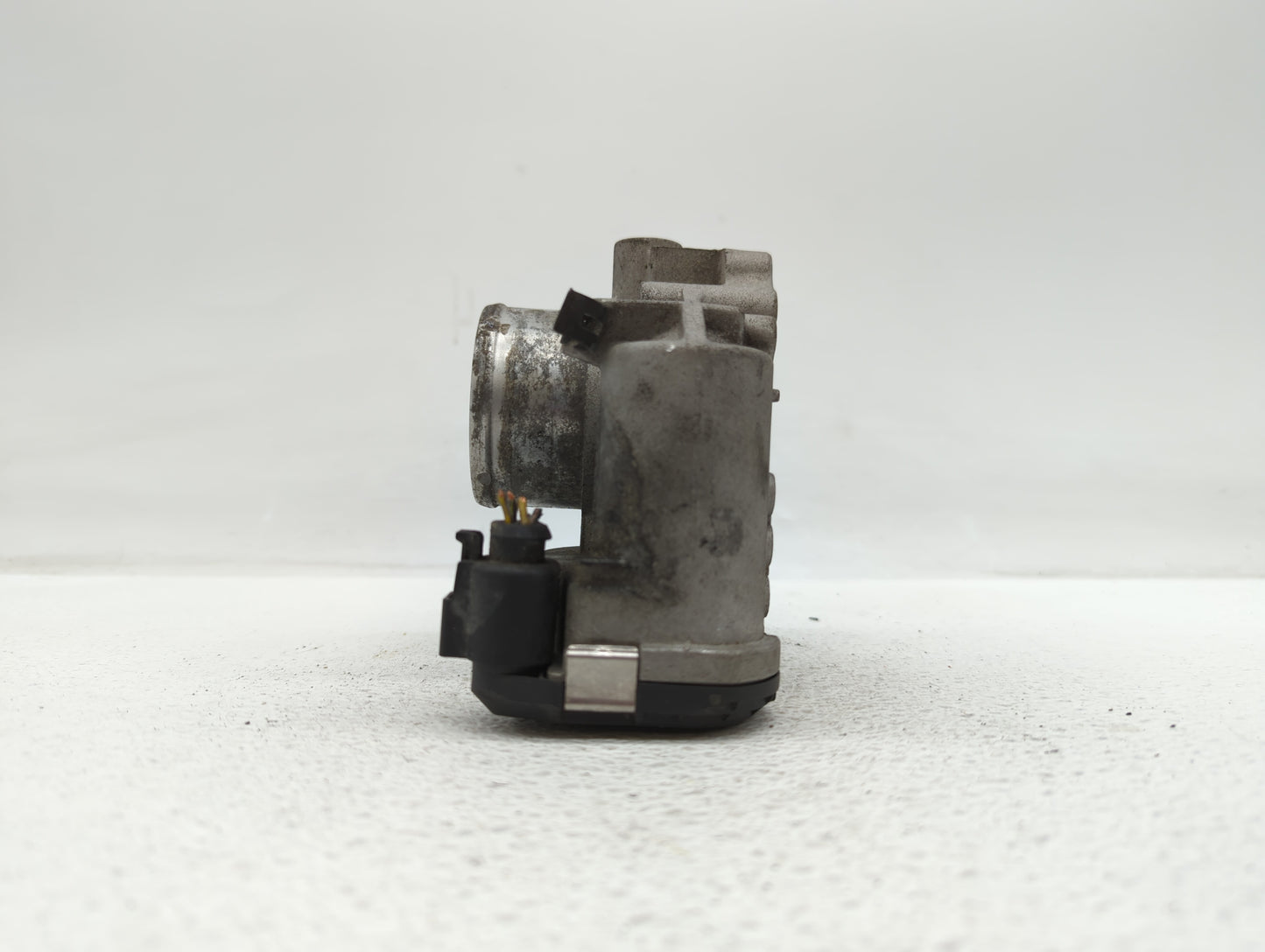 2011-2014 Ford Fiesta Throttle Body P/N:7S7G-9F991-CA 7S7G-9F991-BA, 7S7G-9F991-B7A Fits Fits 2011 2012 2013 2014 OEM Used A