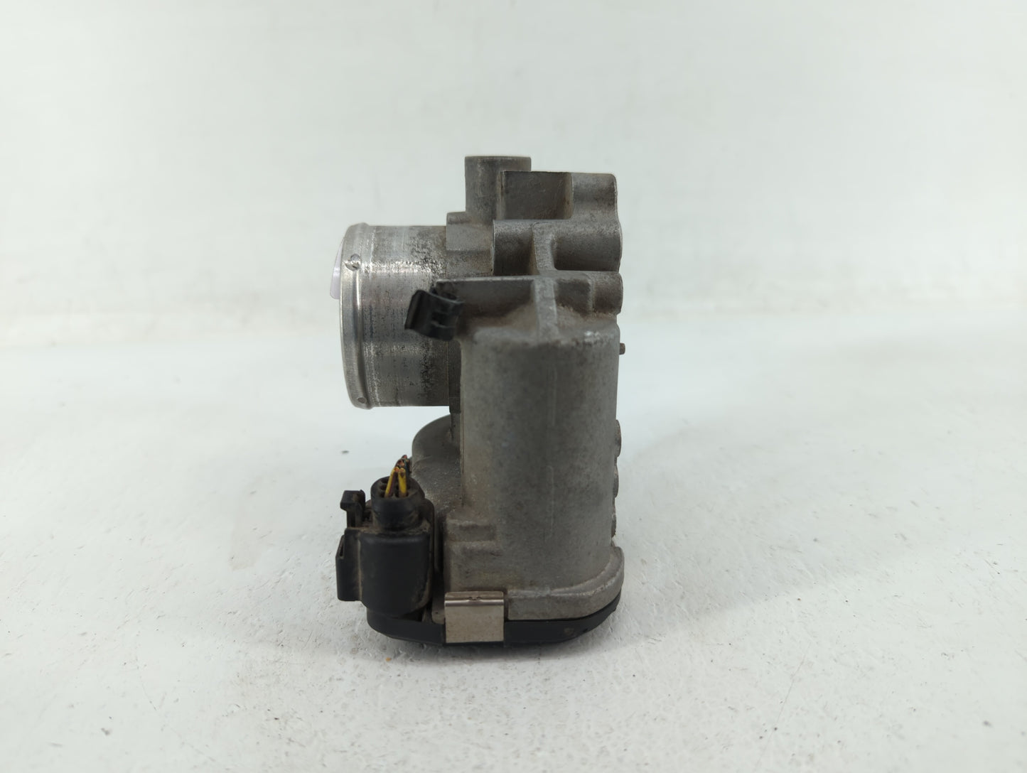 2011-2014 Ford Fiesta Throttle Body P/N:7S7G-9F991-CA 7S7G-9F991-BA, 7S7G-9F991-B7A Fits Fits 2011 2012 2013 2014 OEM Used A