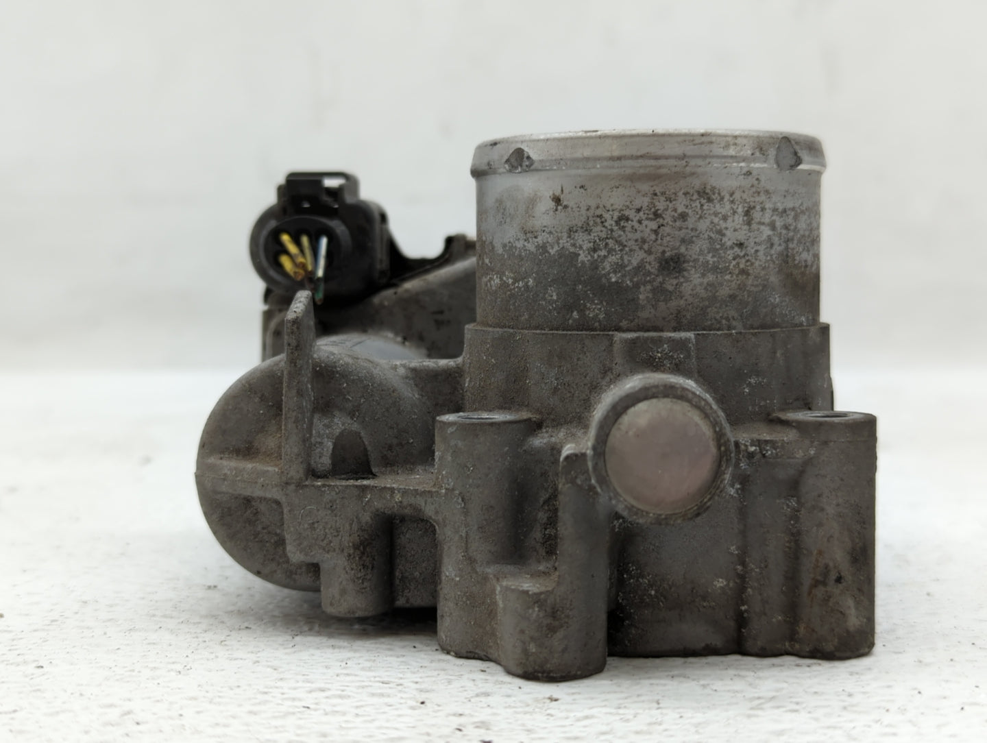 2011-2014 Ford Fiesta Throttle Body P/N:7S7G-9F991-CA 7S7G-9F991-BA, 7S7G-9F991-B7A Fits Fits 2011 2012 2013 2014 OEM Used A