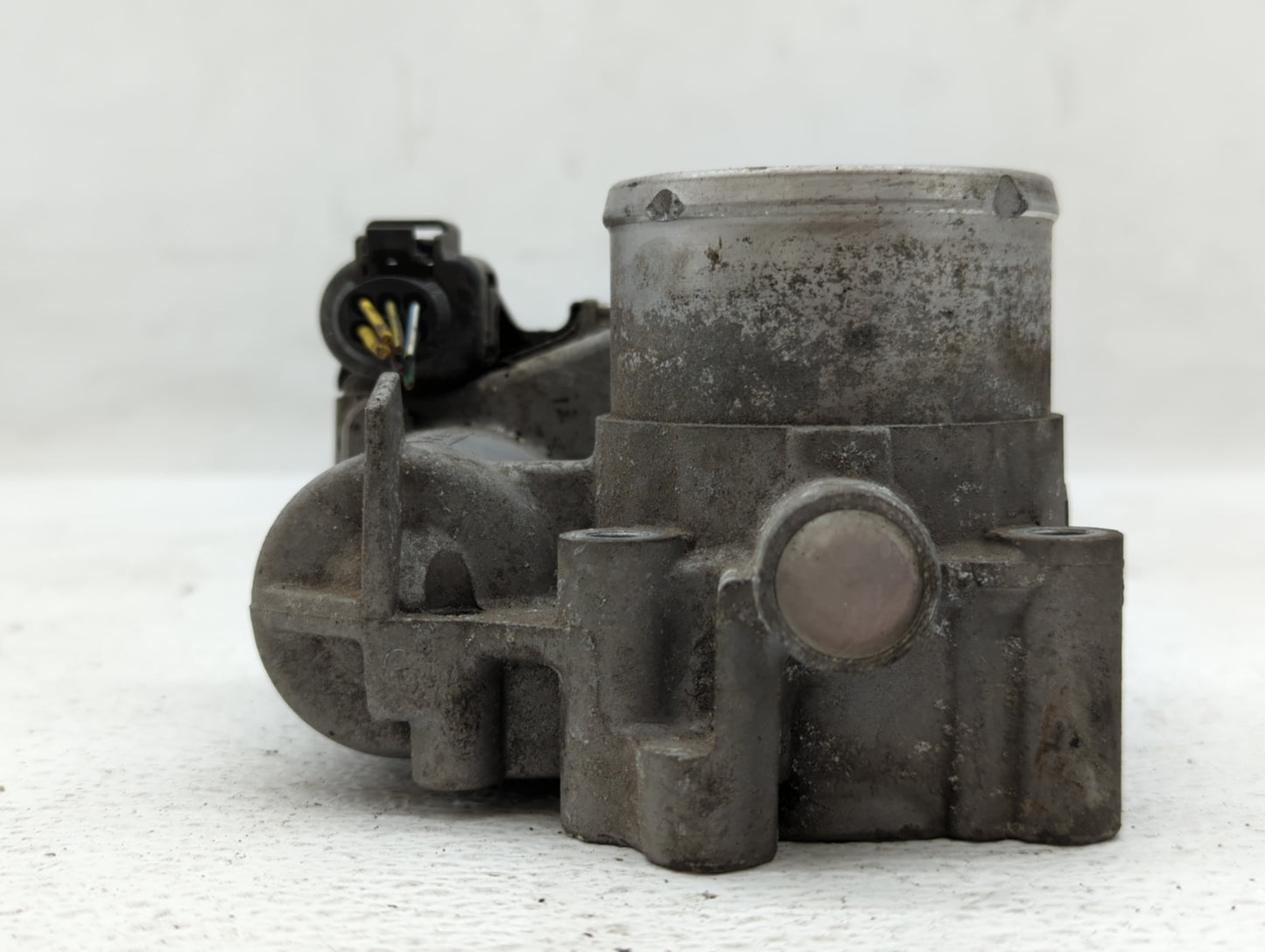 2011-2014 Ford Fiesta Throttle Body P/N:7S7G-9F991-CA 7S7G-9F991-BA, 7S7G-9F991-B7A Fits Fits 2011 2012 2013 2014 OEM Used A