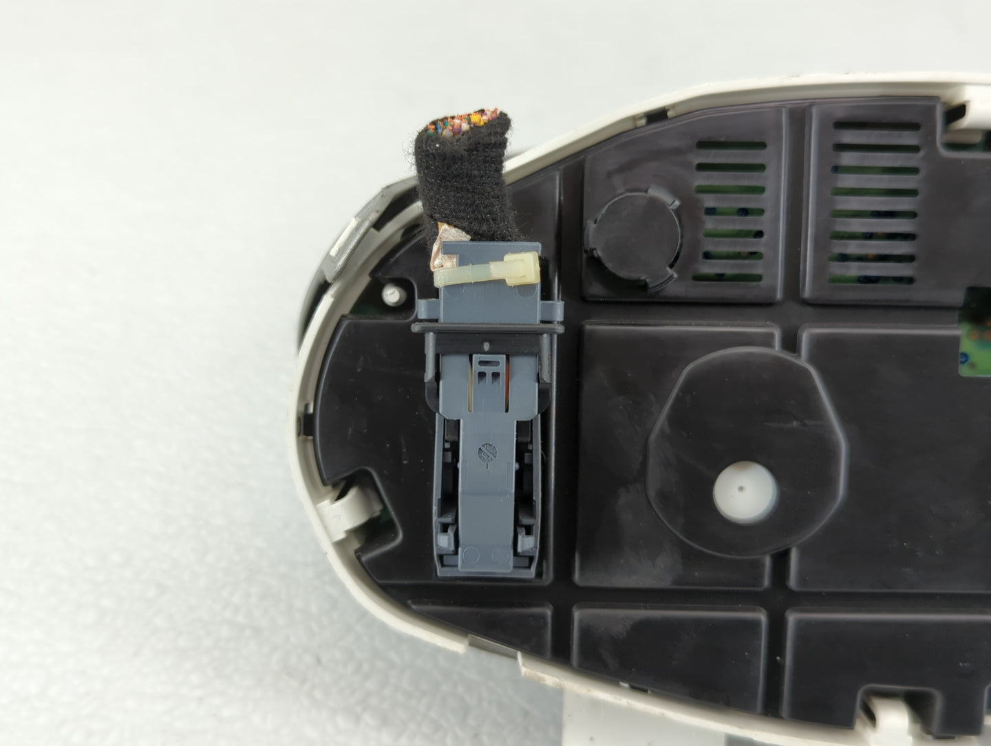 2011 Ford Fiesta Instrument Cluster Speedometer Gauges P/N:AE8T-10849-LC AE8T-10849-GH Miles: Fits OEM Used Auto Parts - Oem
