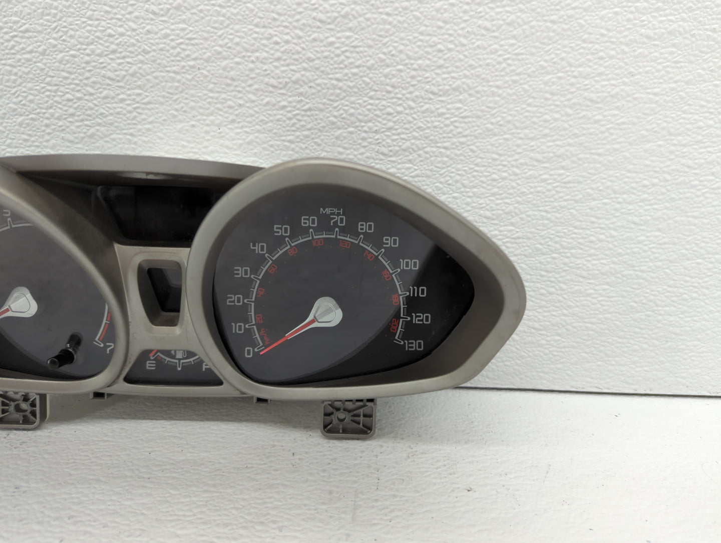 2011 Ford Fiesta Instrument Cluster Speedometer Gauges P/N:AE8T-10849-GJ AE8T-10849-LC, AE8T-10849-GH Fits OEM Used Auto Par