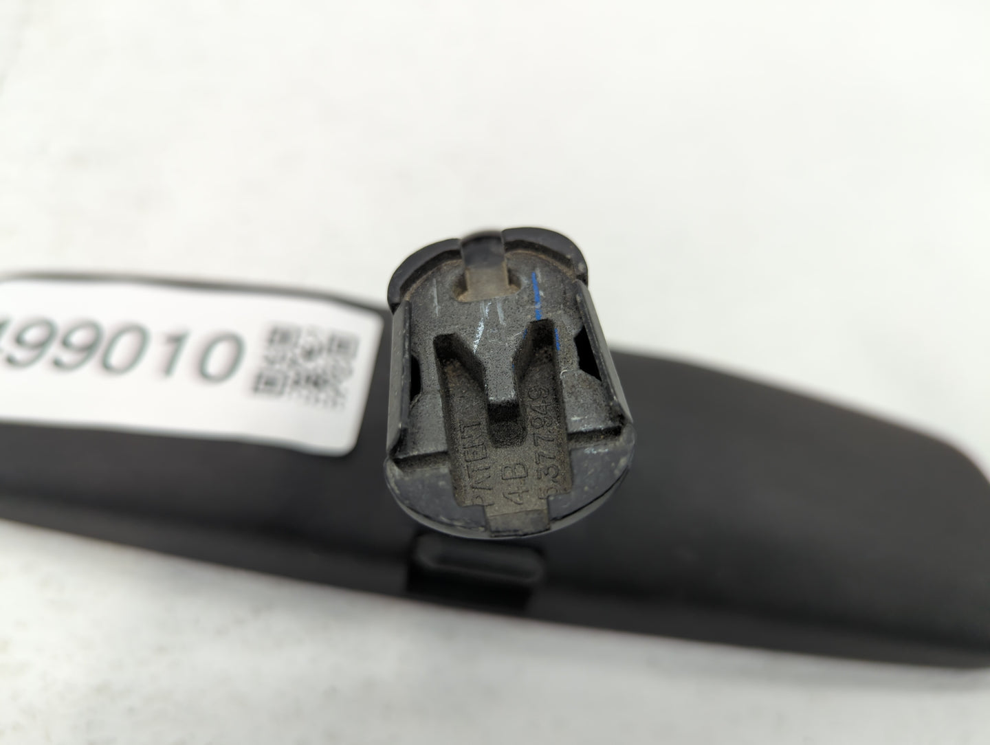 2011 Ford Fiesta Interior Rear View Mirror Replacement OEM P/N:E8011083 Fits OEM Used Auto Parts - Oemusedautoparts1.com