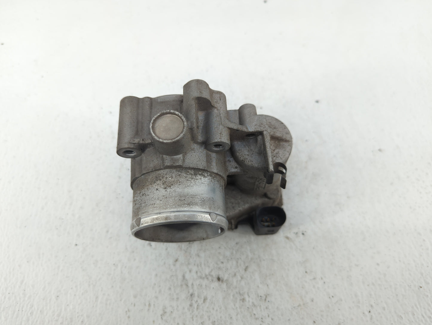 2011-2014 Ford Fiesta Throttle Body P/N:7S7G-9F991-CA 7S7G-9F991-B7A Fits Fits 2011 2012 2013 2014 OEM Used Auto Parts - Oem