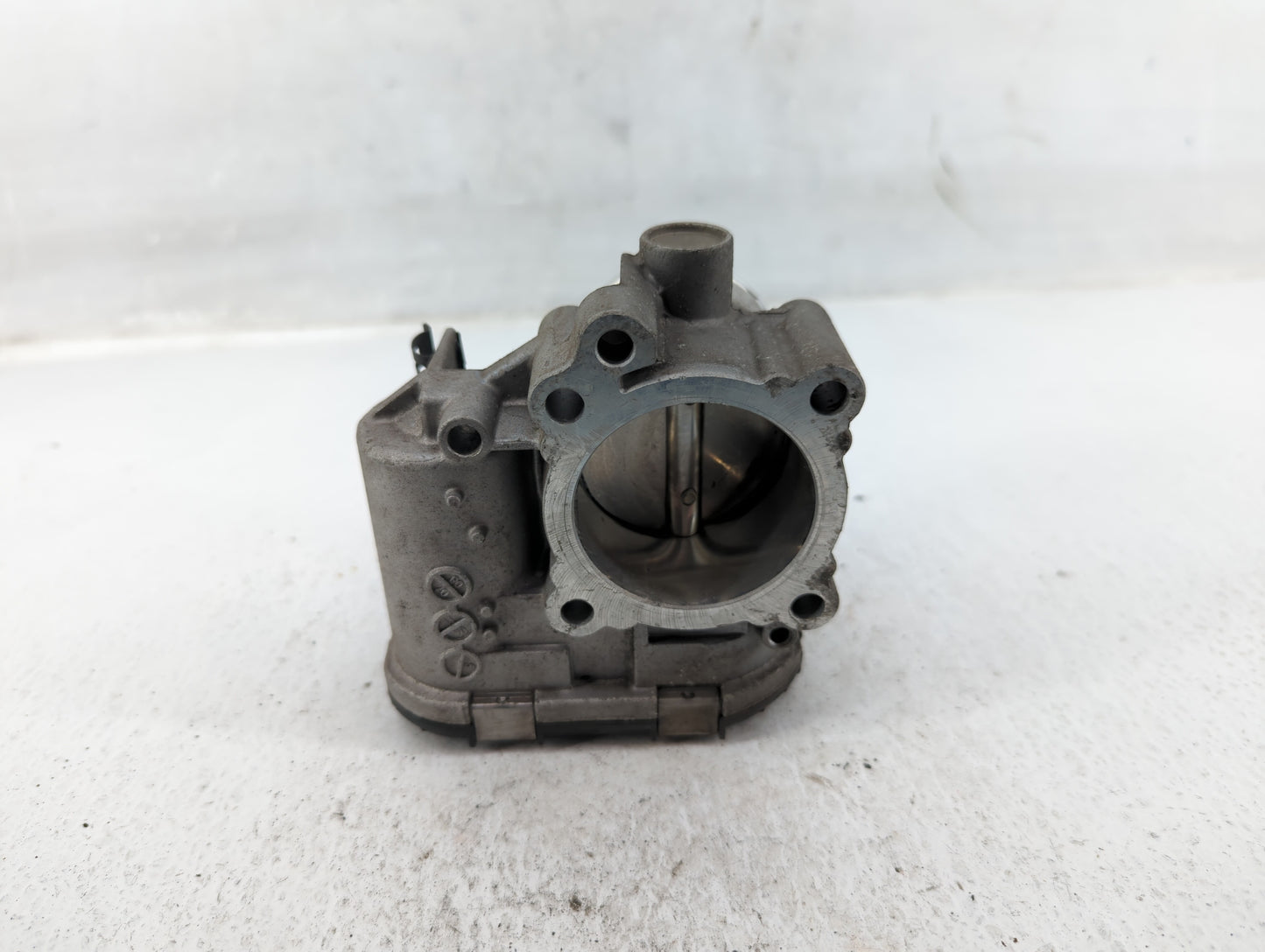 2011-2014 Ford Fiesta Throttle Body P/N:7S7G-9F991-CA 7S7G-9F991-B7A Fits Fits 2011 2012 2013 2014 OEM Used Auto Parts - Oem