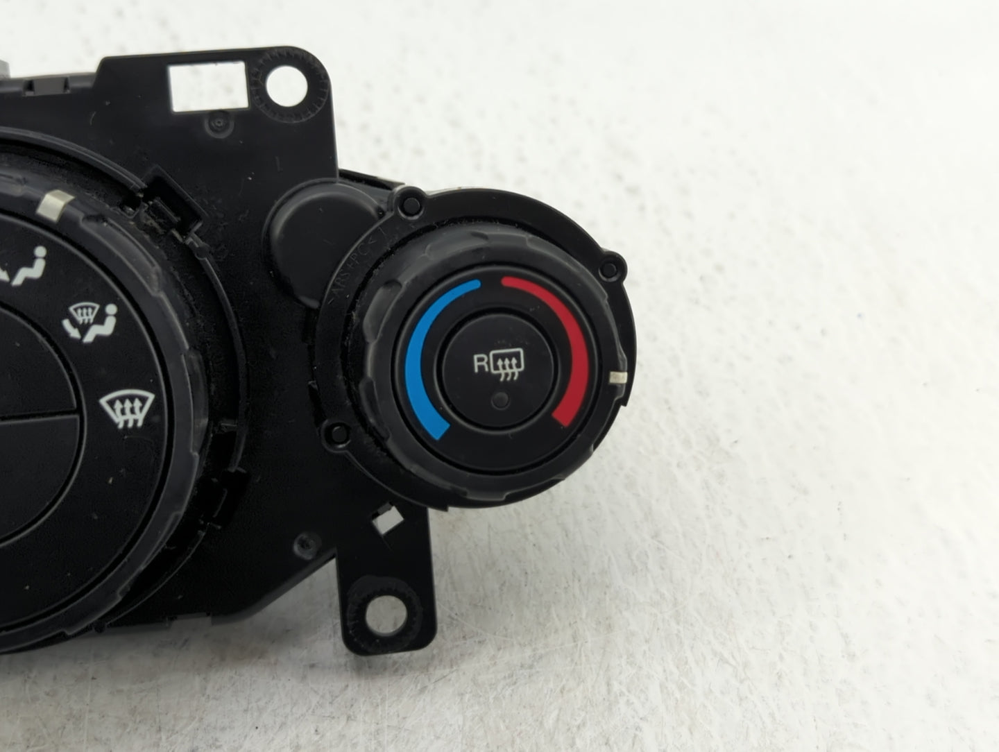 2011-2013 Ford Fiesta Climate Control Module Temperature AC/Heater Replacement P/N:AE83 19980 AE AE83 19980 AF Fits OEM Used