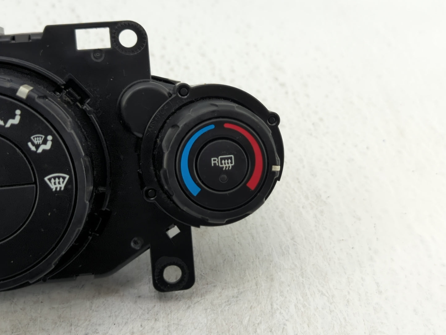 2011-2013 Ford Fiesta Climate Control Module Temperature AC/Heater Replacement P/N:AE83 19980 AE AE83 19980 AF Fits OEM Used