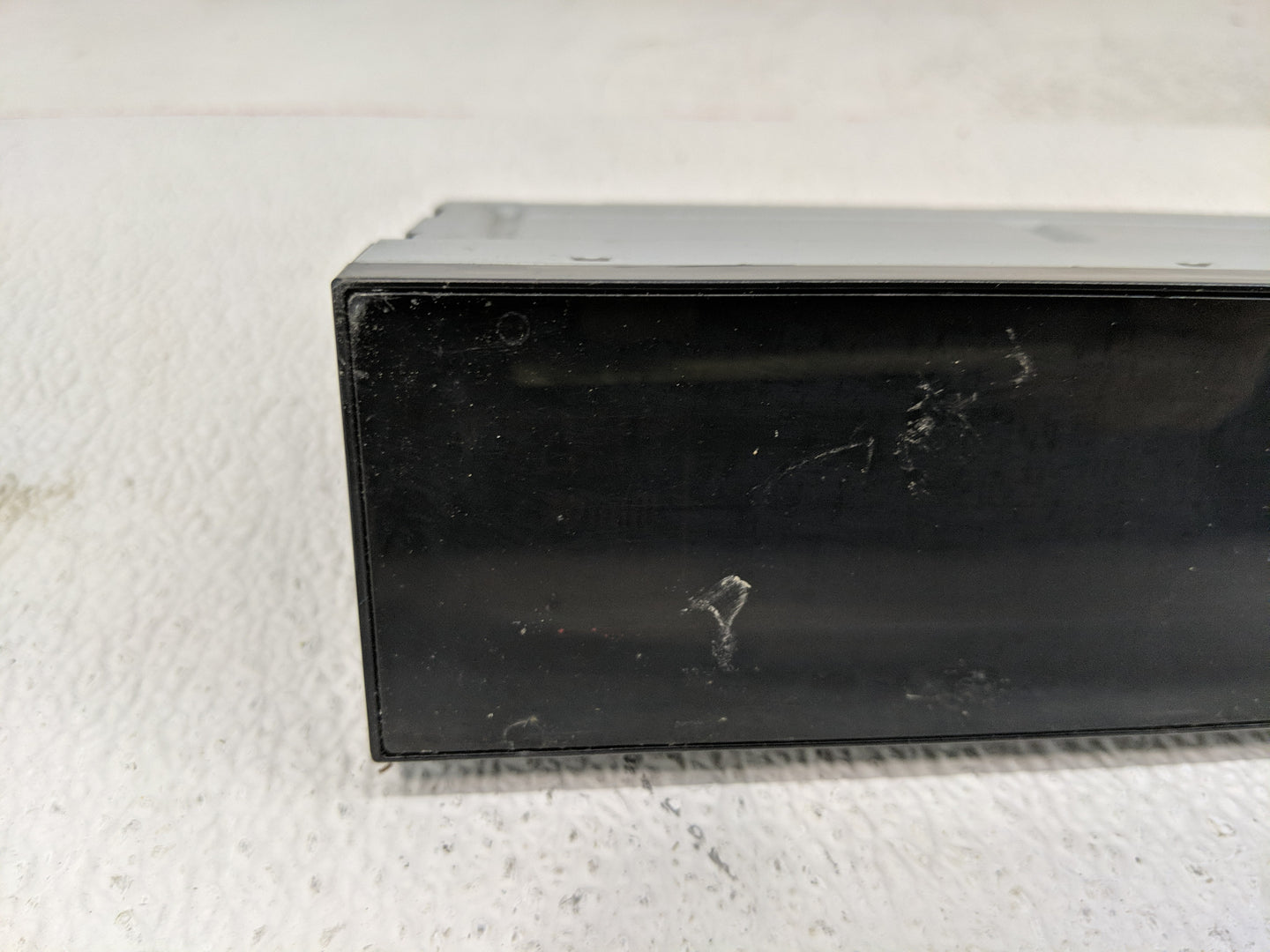 2011-2012 Ford Flex Radio AM FM Cd Player Receiver Replacement P/N:BA8T-19C116-AA Fits Fits 2011 2012 OEM Used Auto Parts - 