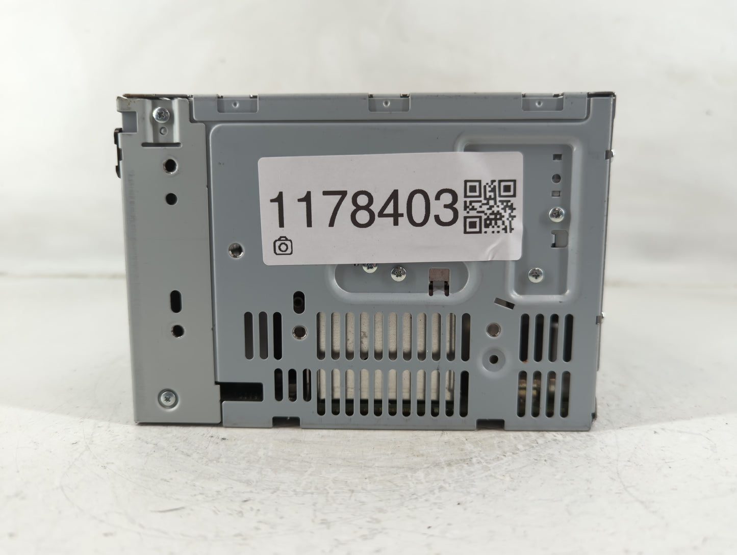 2011-2012 Ford Flex Radio AM FM Cd Player Receiver Replacement P/N:BABT-19C158-AB Fits Fits 2011 2012 OEM Used Auto Parts - 