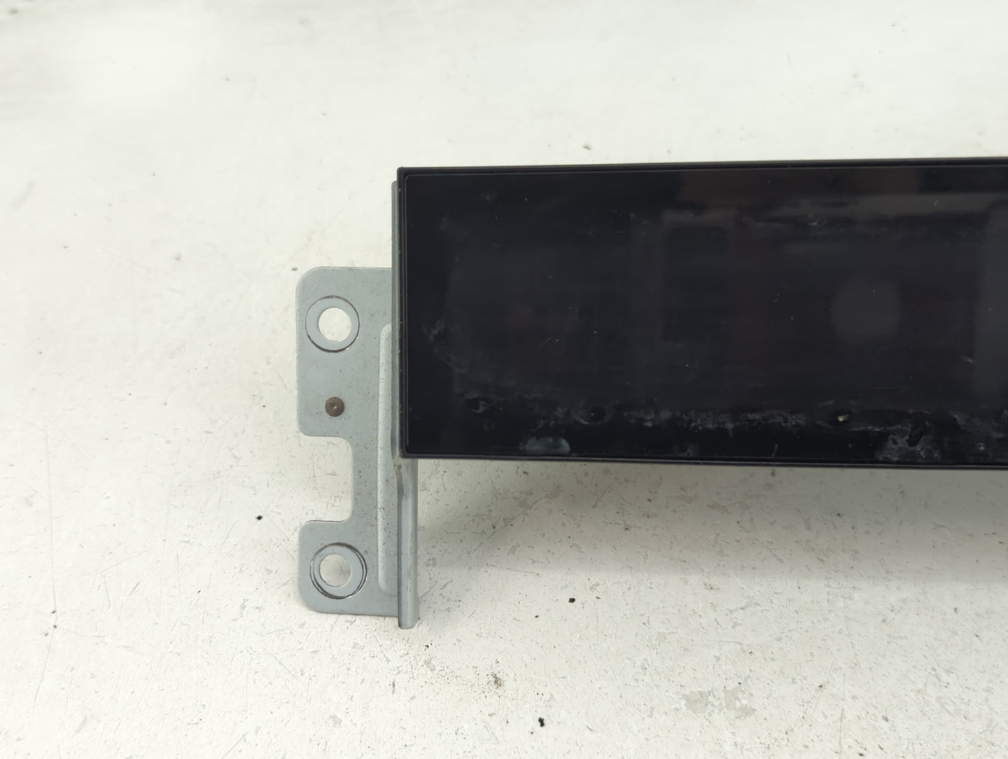 2011-2012 Ford Flex Radio AM FM Cd Player Receiver Replacement P/N:BA8T-19C116-AA Fits Fits 2011 2012 OEM Used Auto Parts - 
